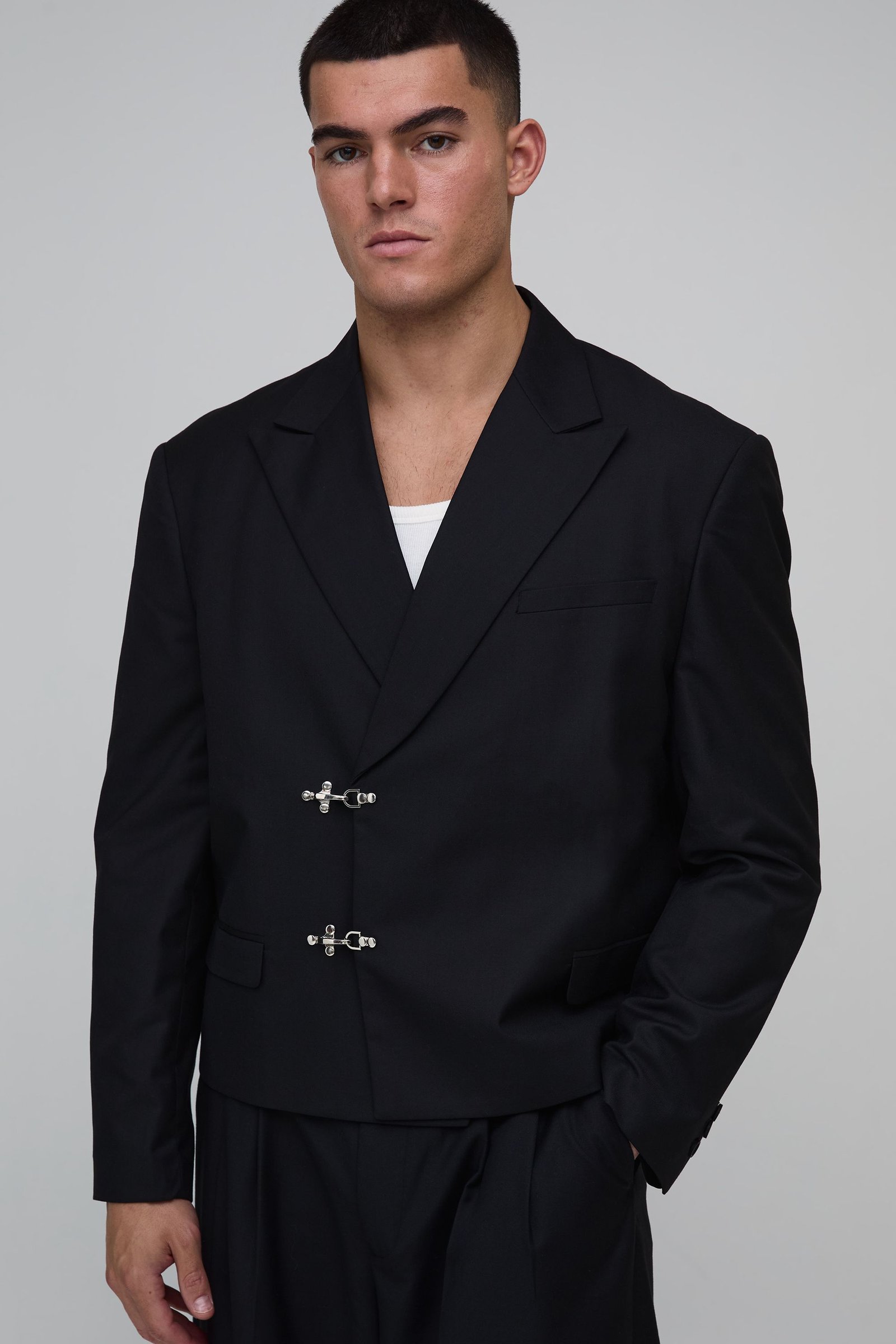 Boxy suit jacket with fireman clasp