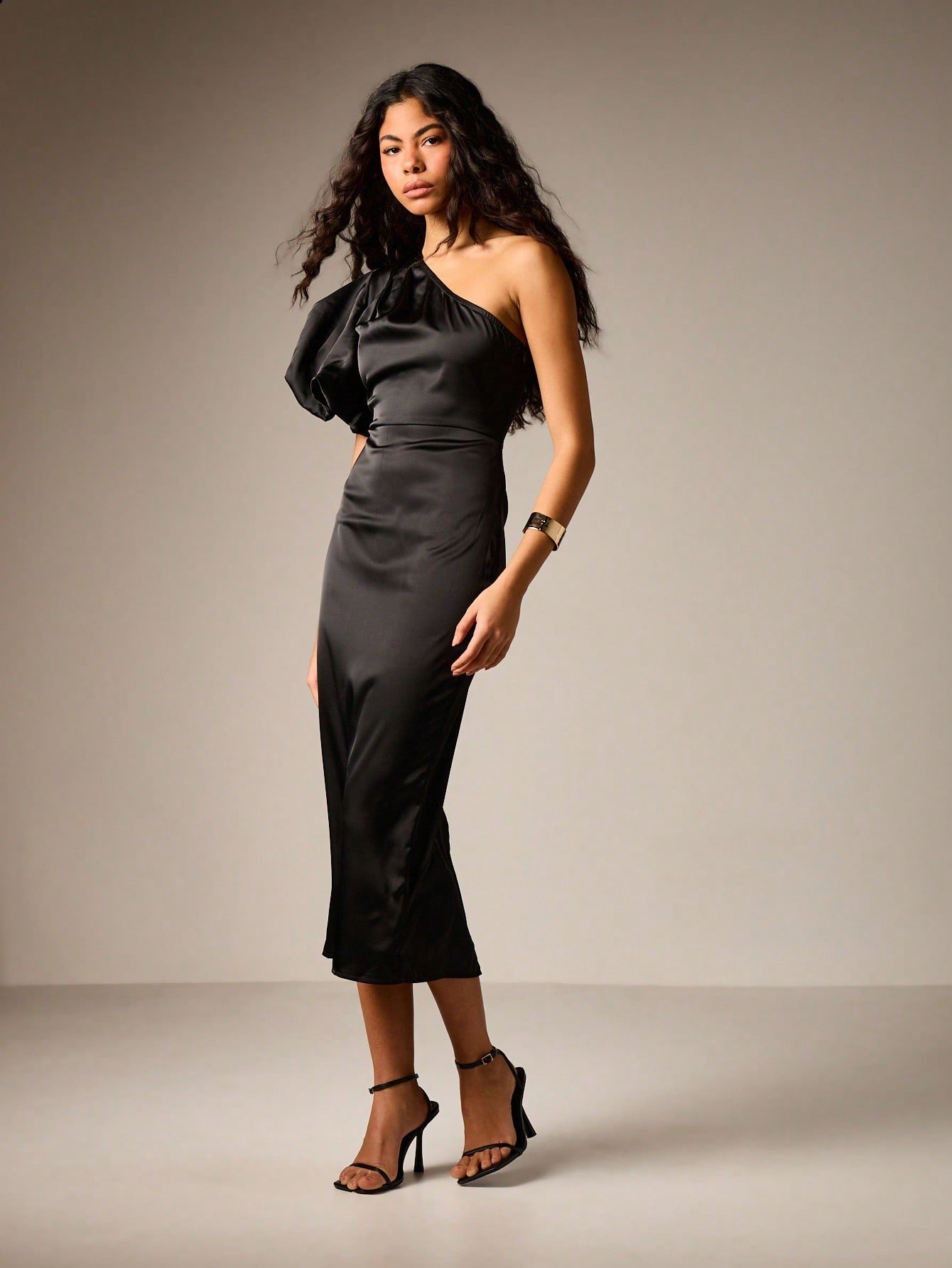 Robe nss twila b ktef wahed w kem mnfou5