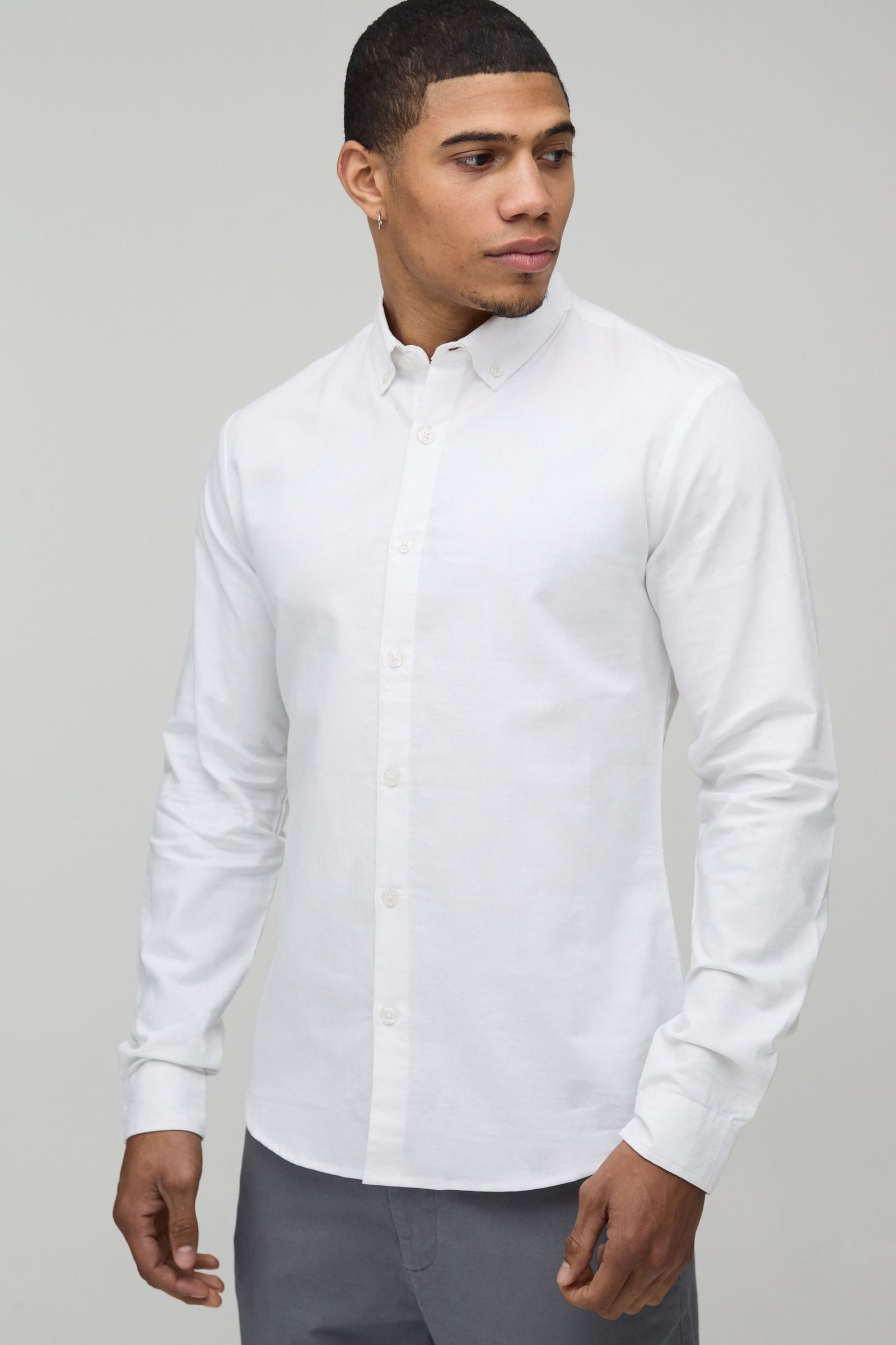 Chemise Oxford à manches longues, coupe ajustée, avec col boutonné