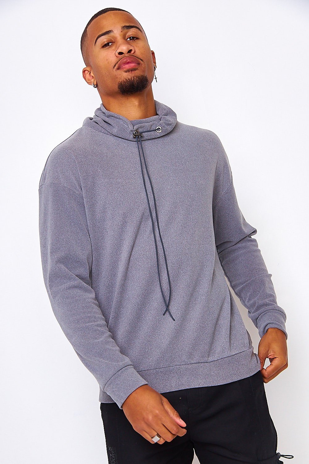 Pull en velours col roulé ajustable gris