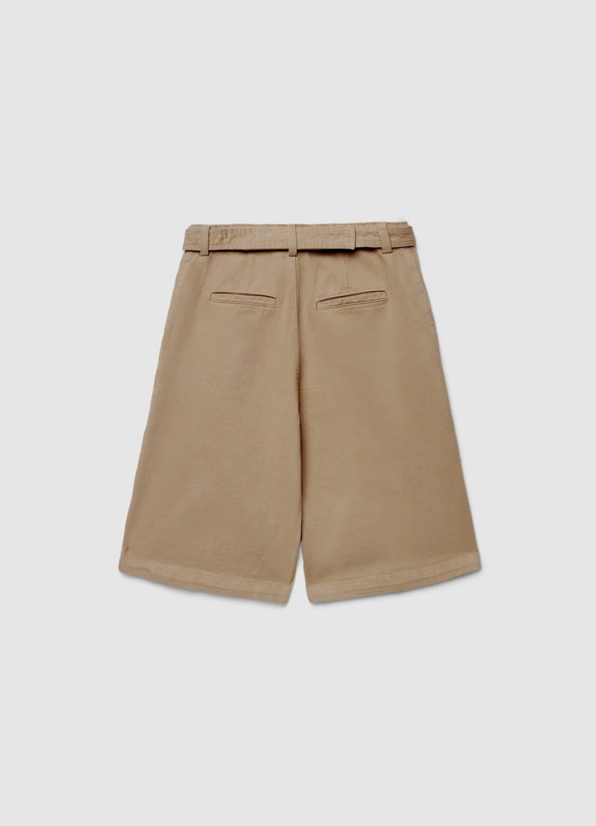 Bermuda shorts with matching belt