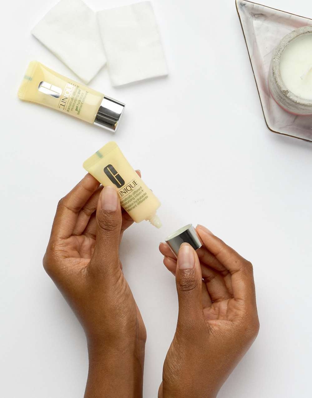 Light non-greasy moisturising emulsion - 15 ml
