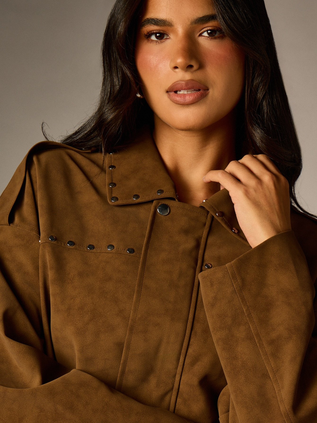 Veste Militaire Surdimensionnée En Faux Avec Ornements D'œillets Métalliques