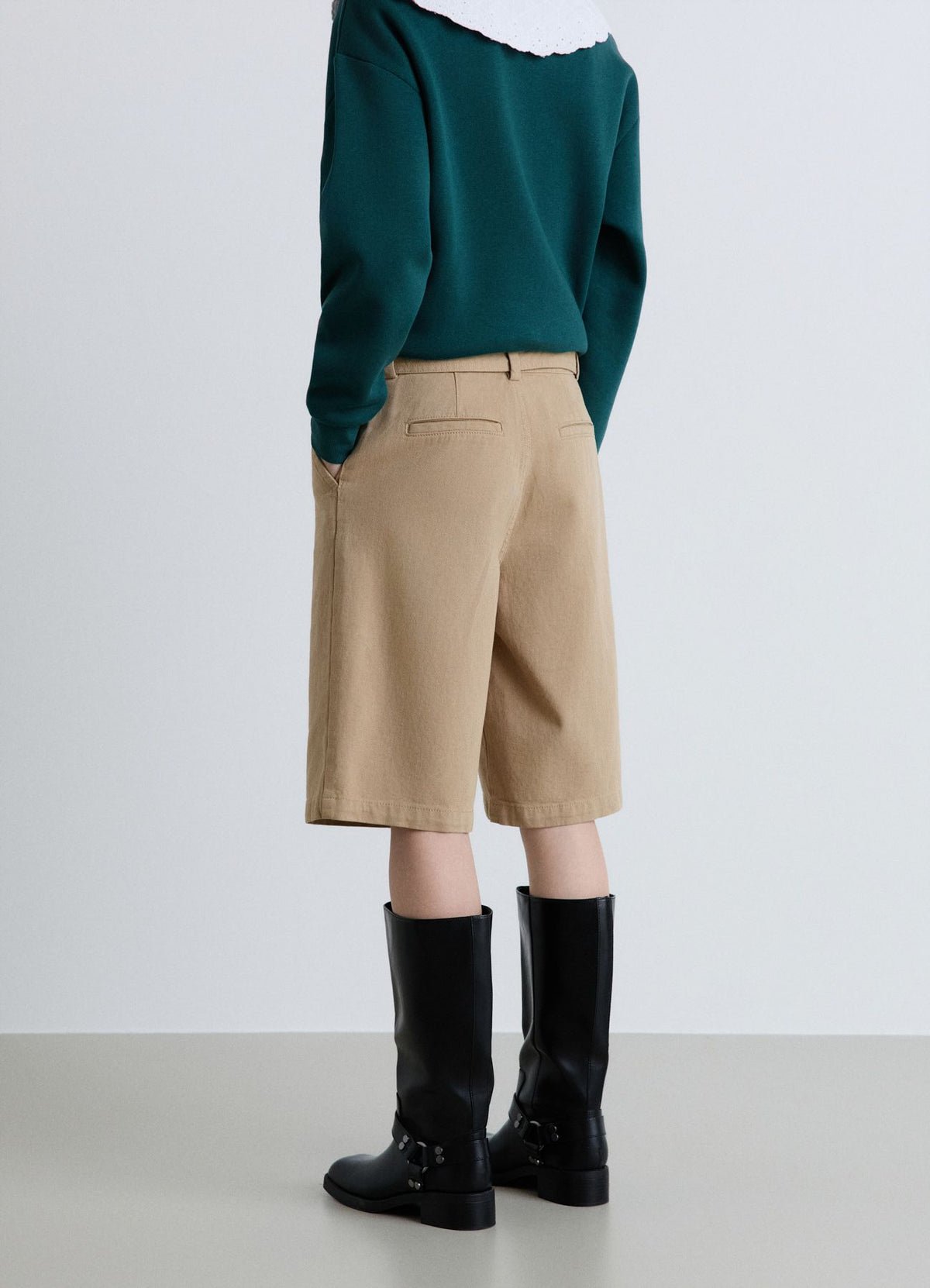 Bermuda shorts with matching belt