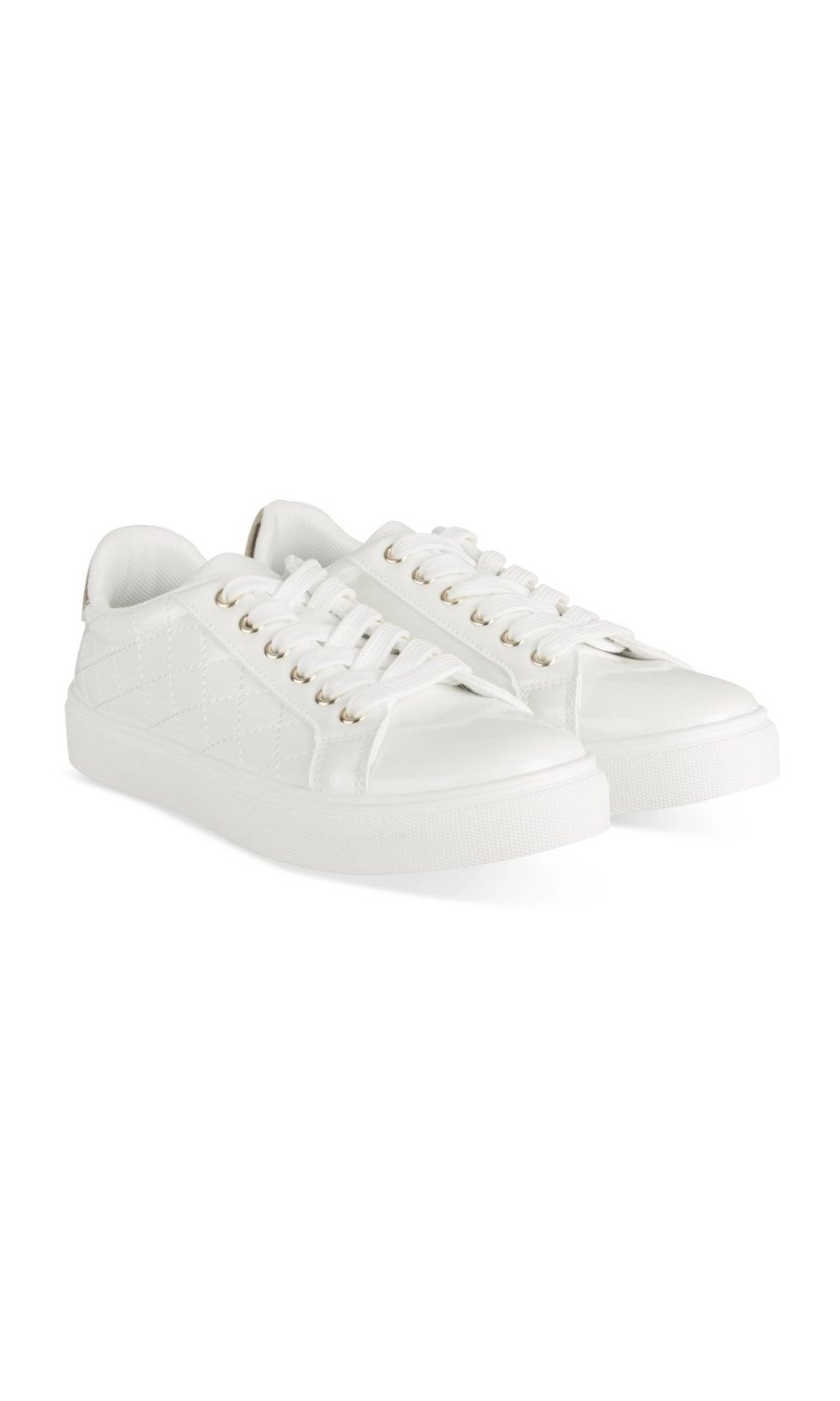 White quilted sneakers, gold heel tab