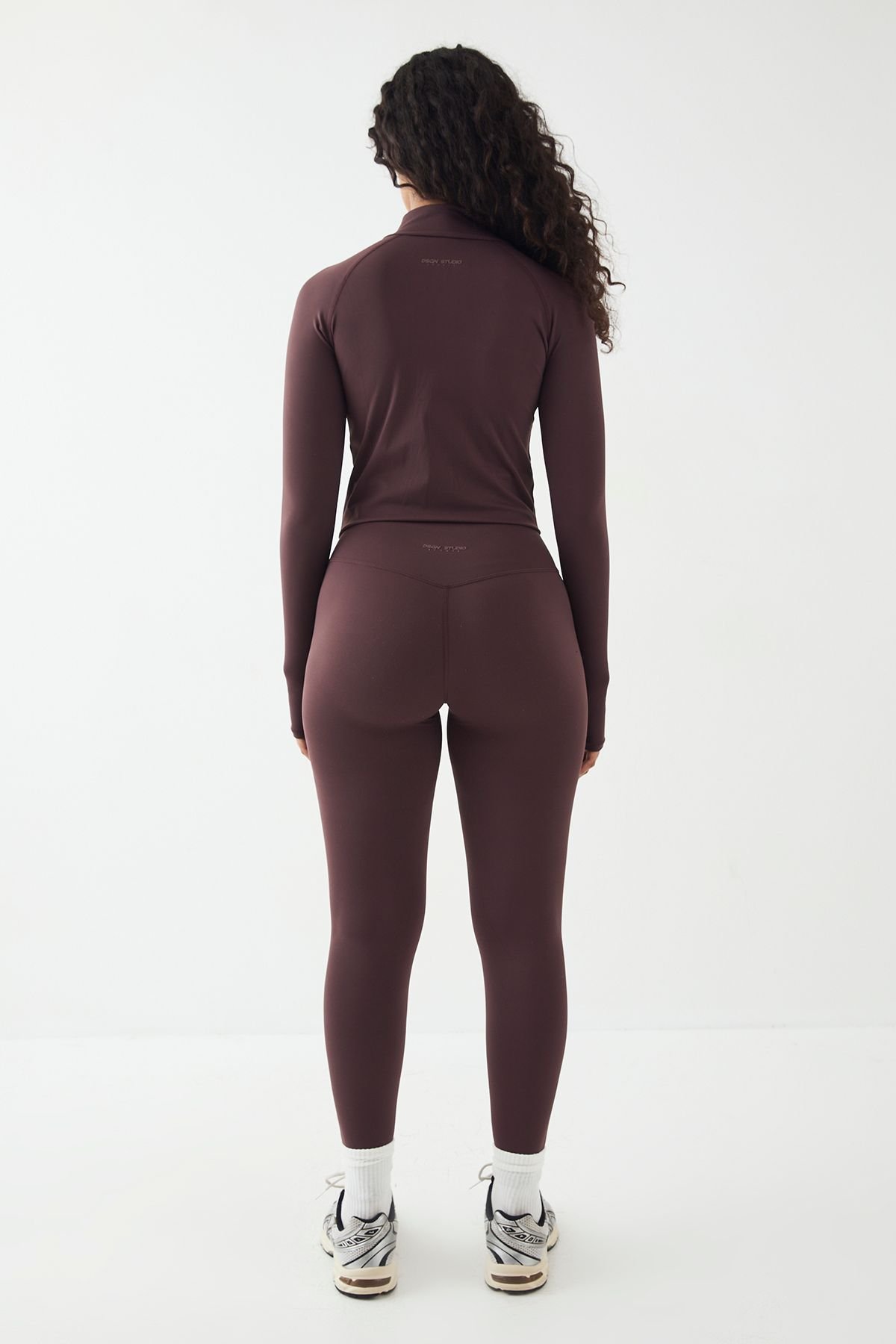 Sculpting zip-up sports jacket - Chocolate