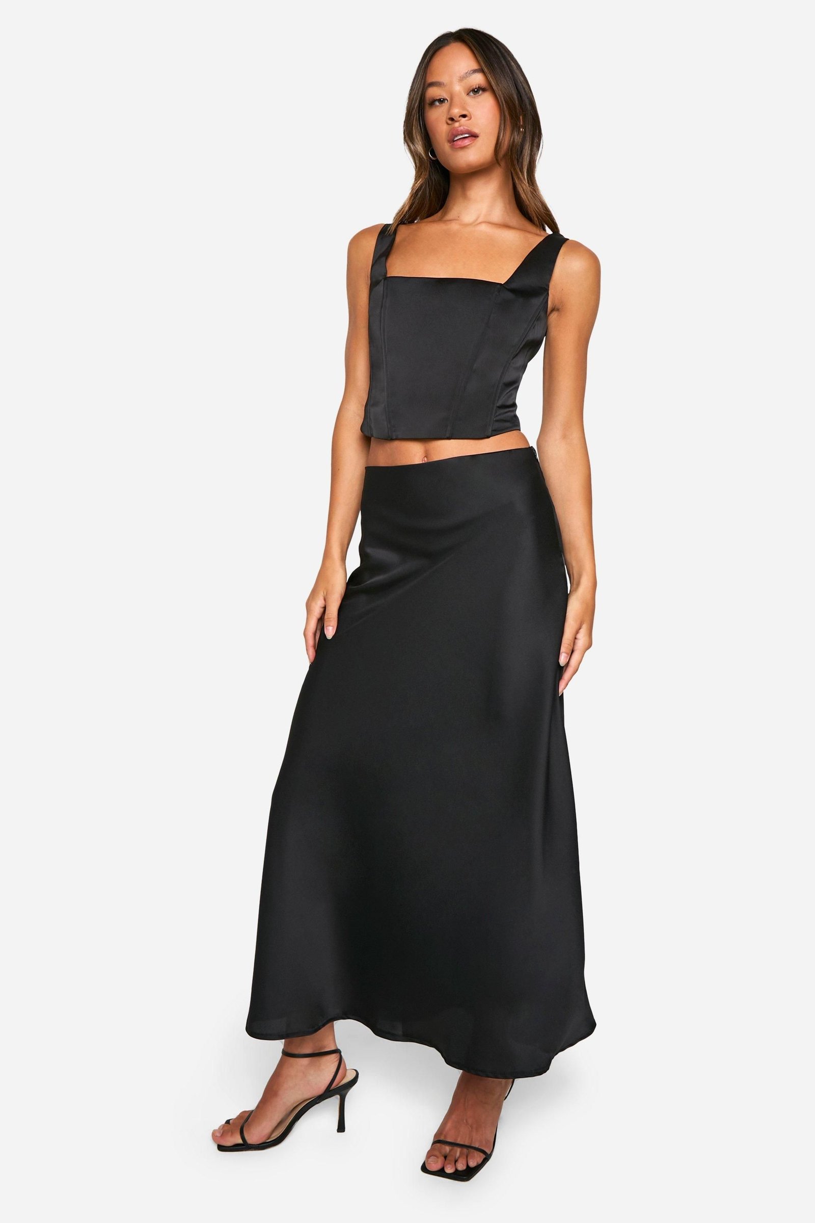 Jupe midaxi en satin style slip