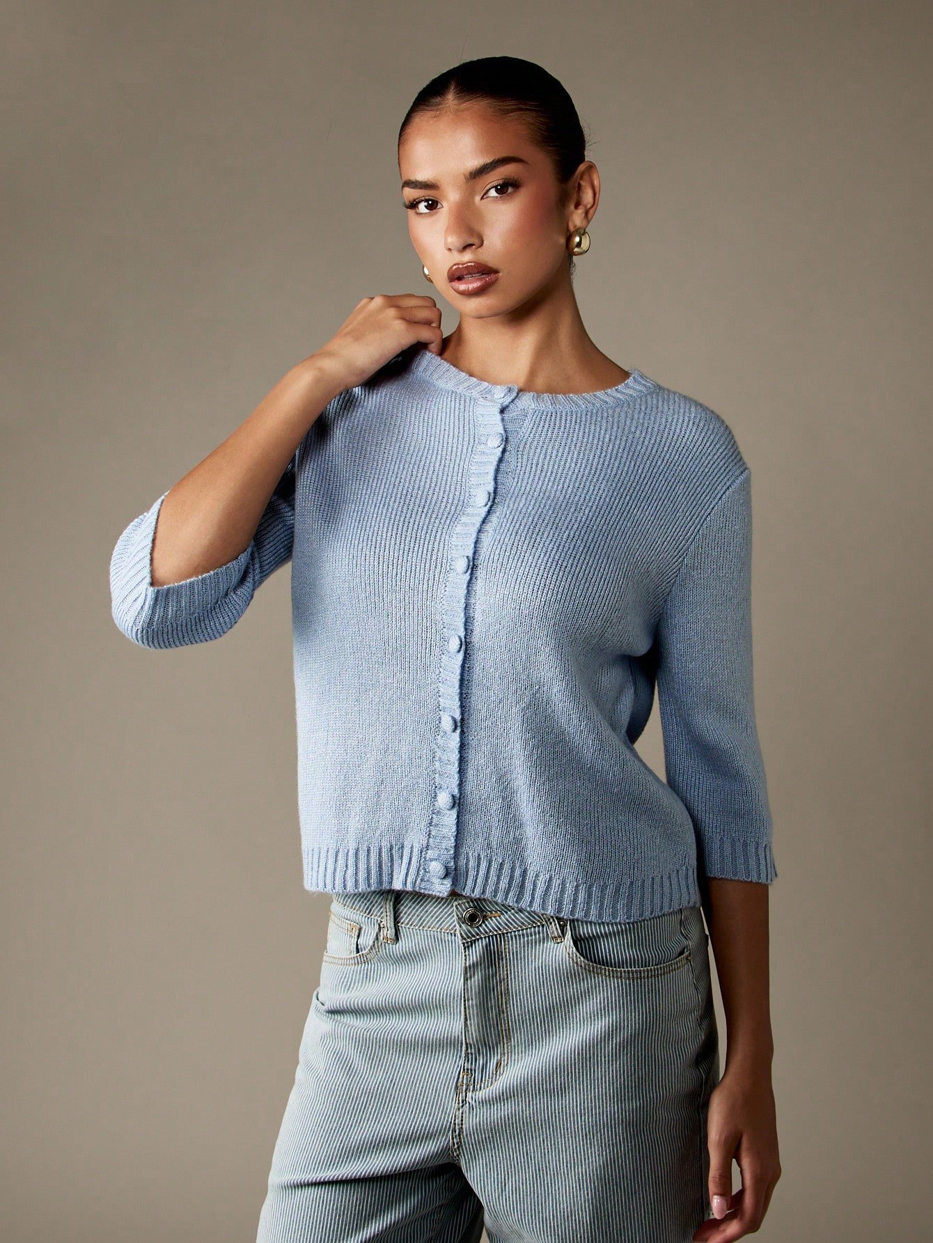 Cardigan côtelé boutonné sur le devant