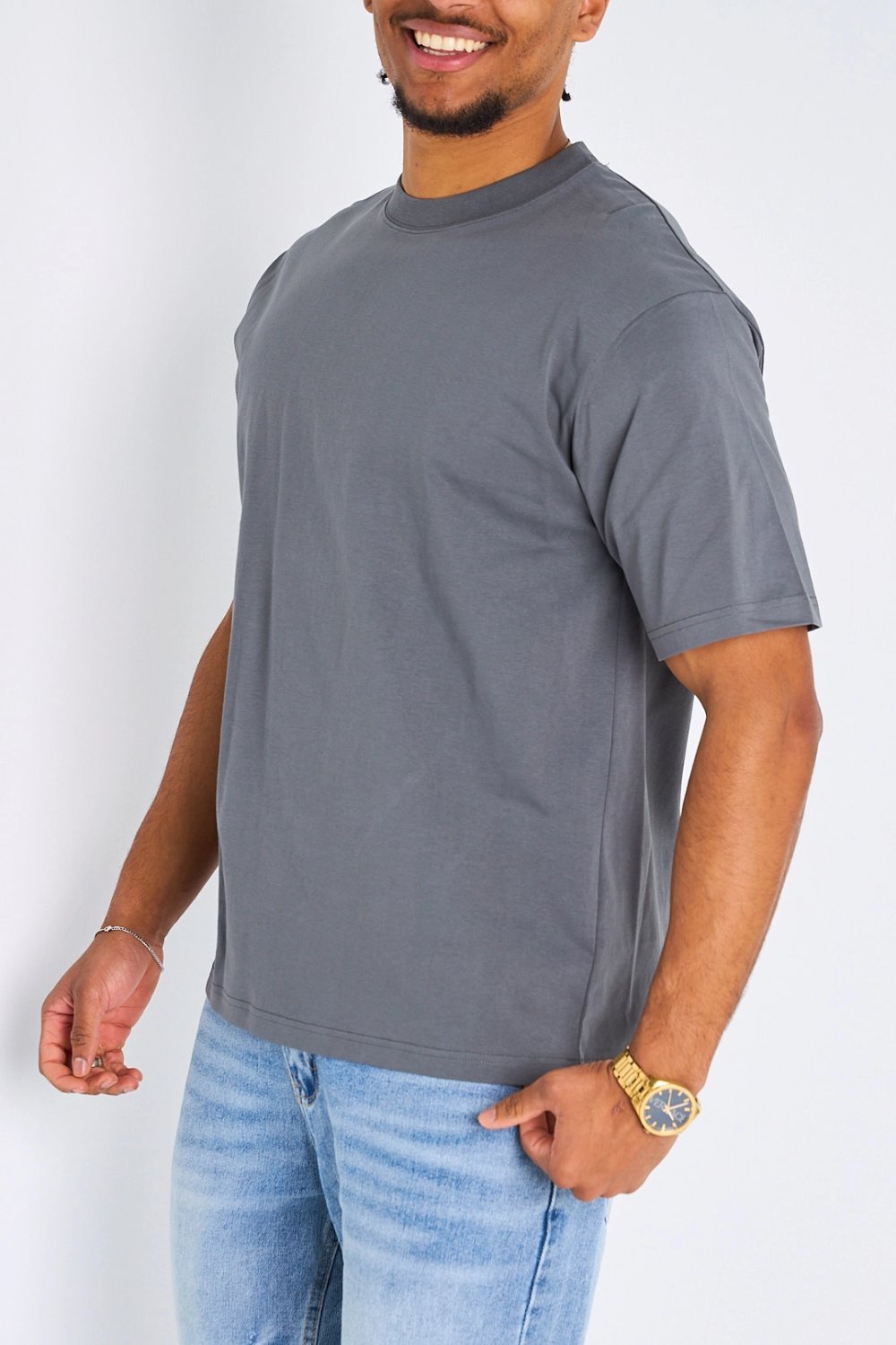 Dark grey oversized basic t-shirt
