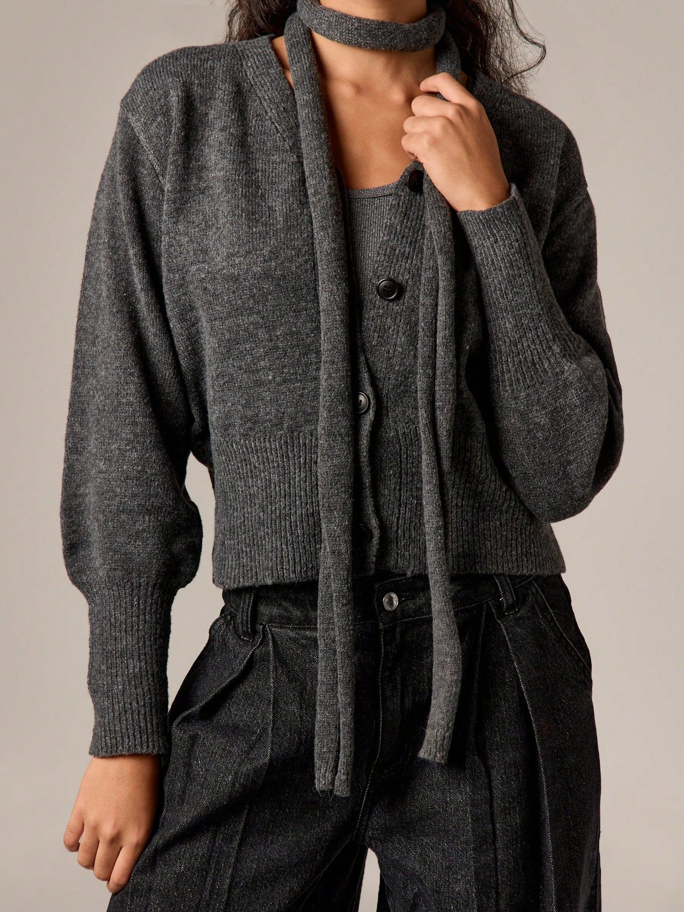 Cardigan en grosse maille avec écharpe