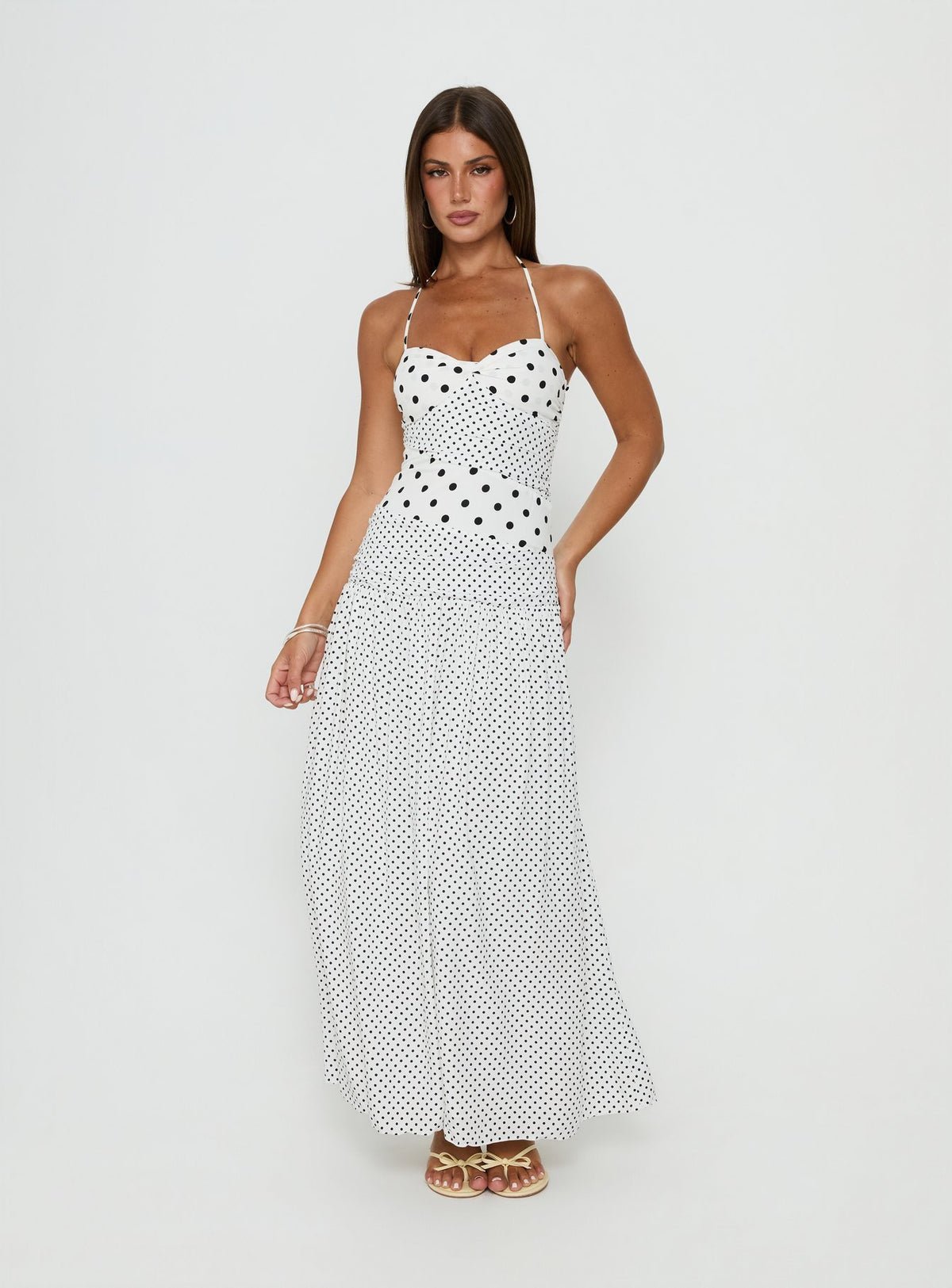 Robe longue à pois col licou torsadé
