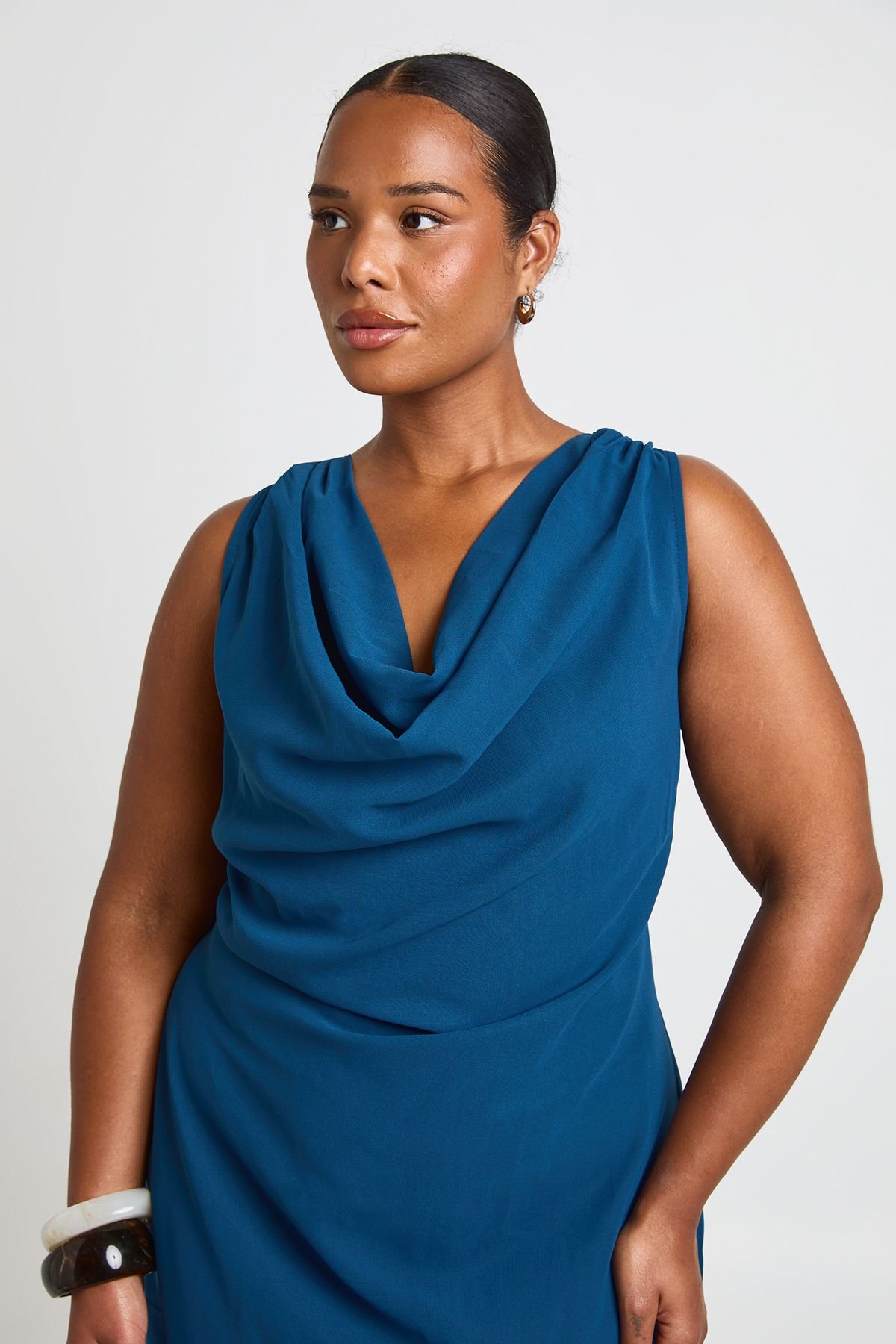 Robe Longue Grande Taille En Mousseline Avec Col Bénitier
