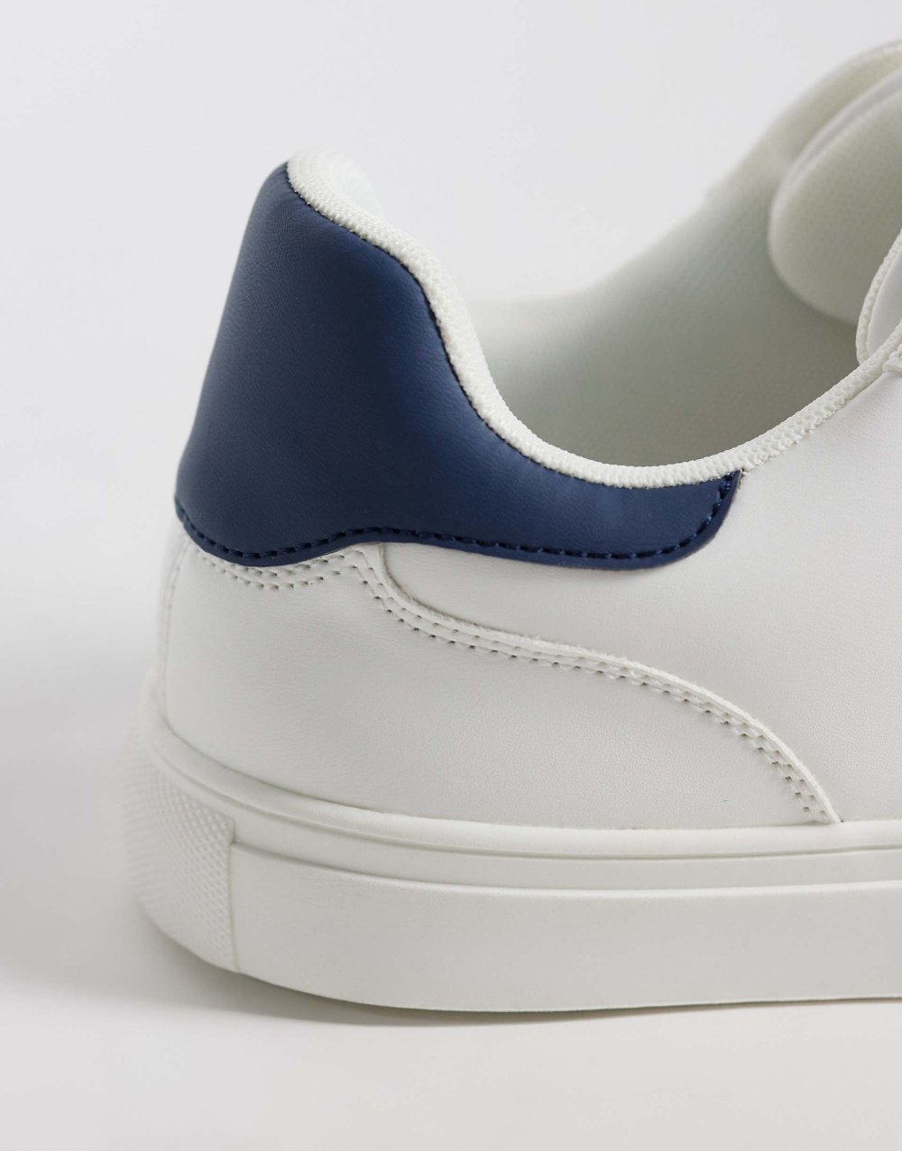 Baskets byed b les lacets w talon bleu marine