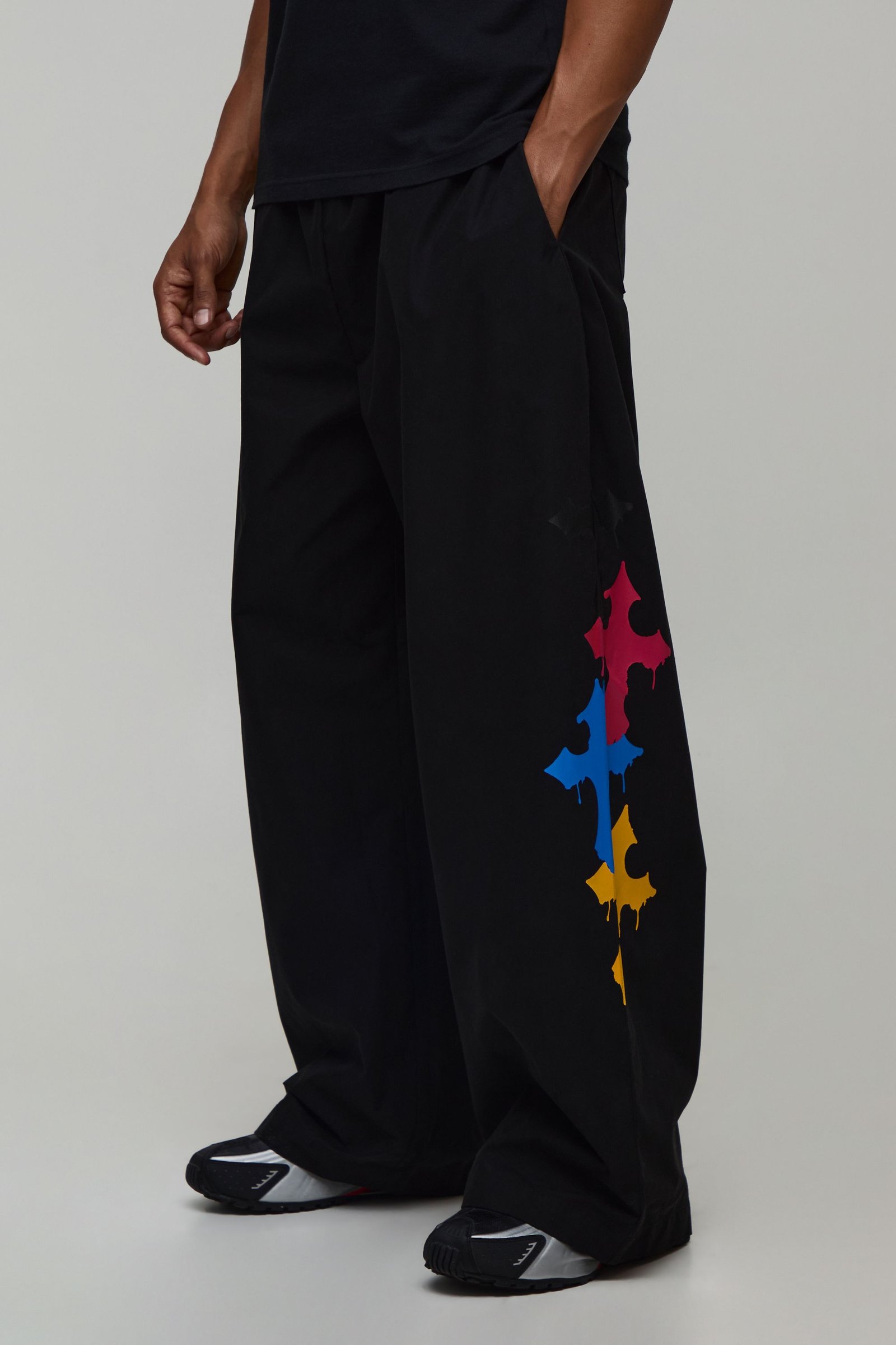 Pantalon Parachute Coupe Extrême Avec Broderie Croix