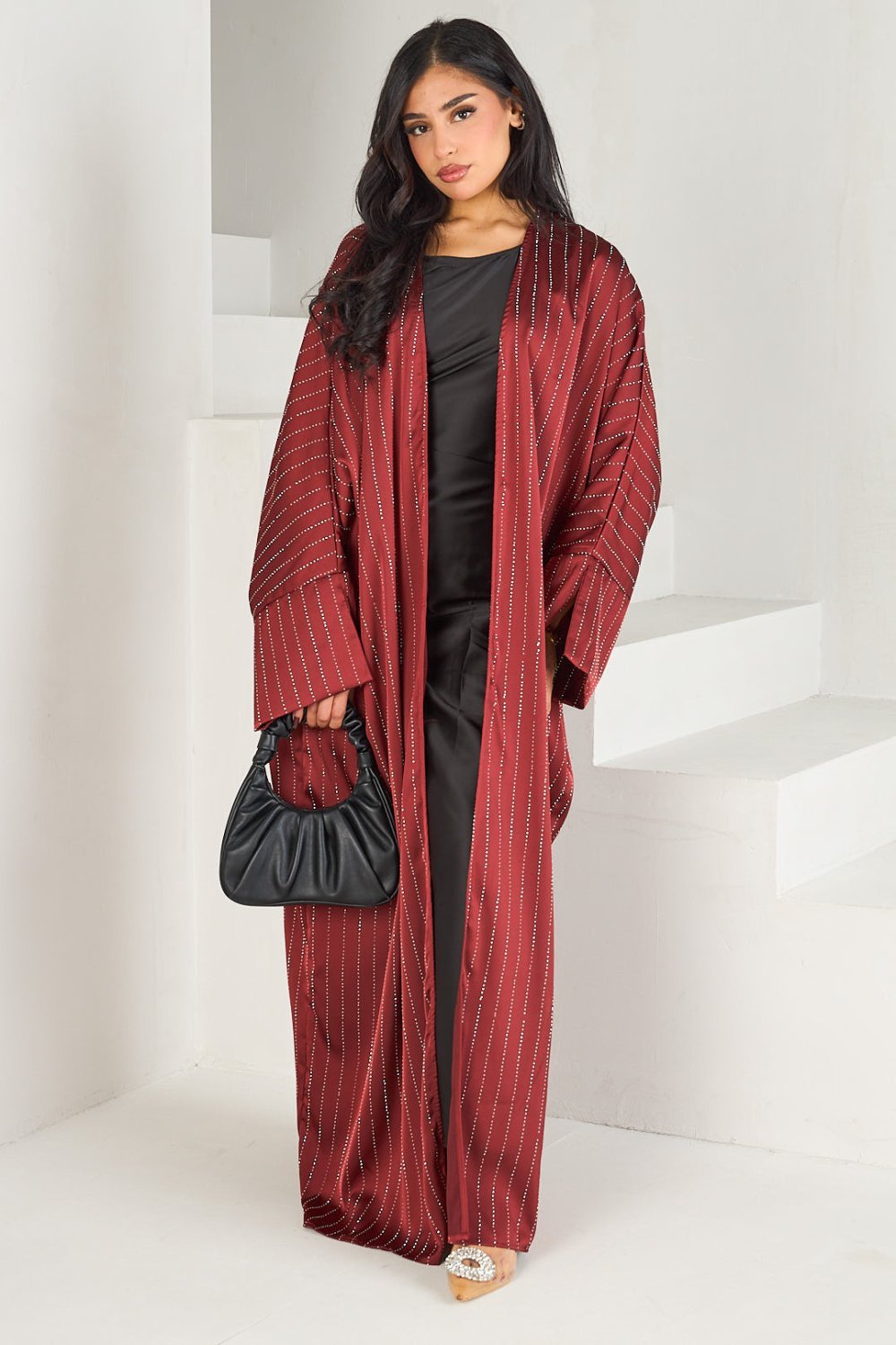 Kimono satiné à strass rouge