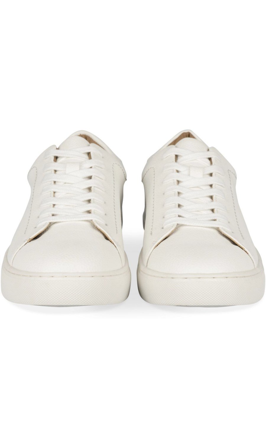 Baskets basses lisses bout rond blanches