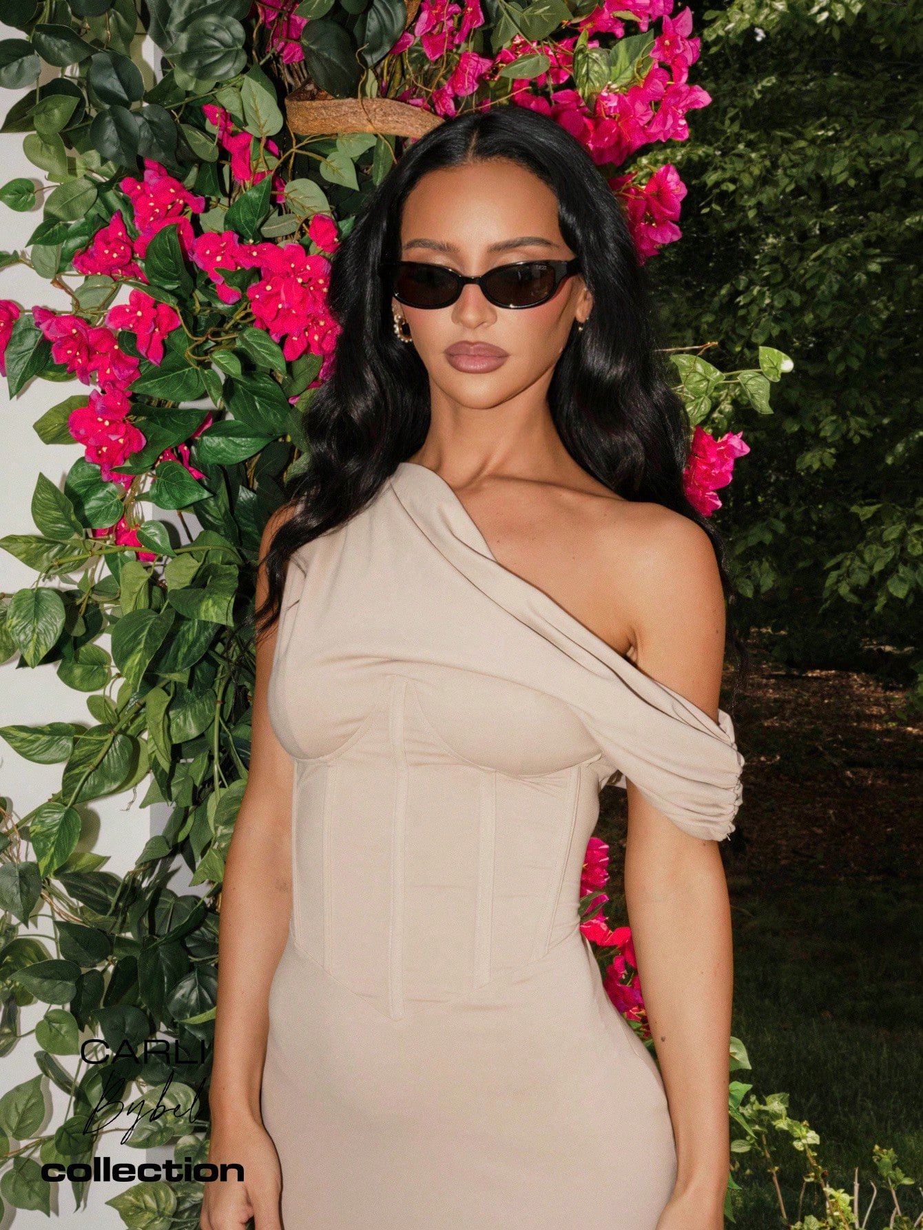 Robe midi moulante corset b ktef wa7ed