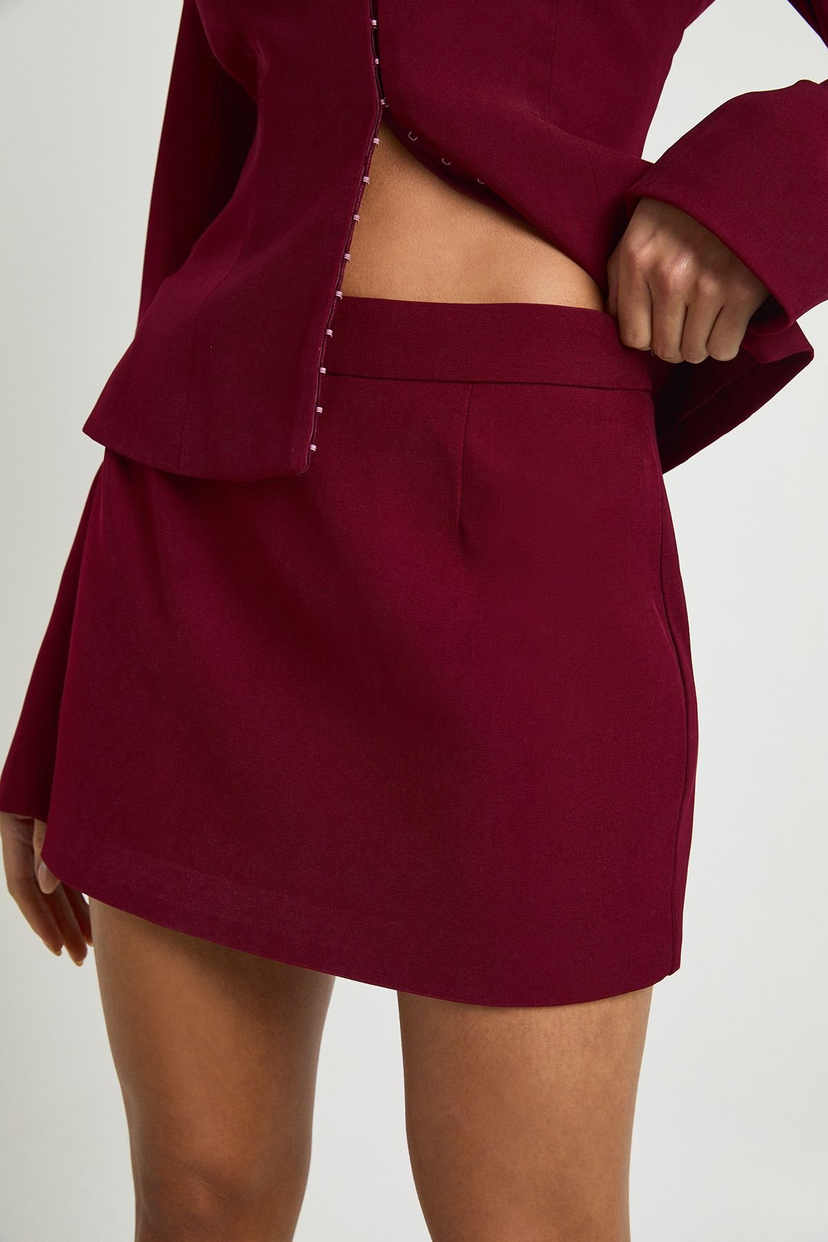 Fitted tailored mini skirt