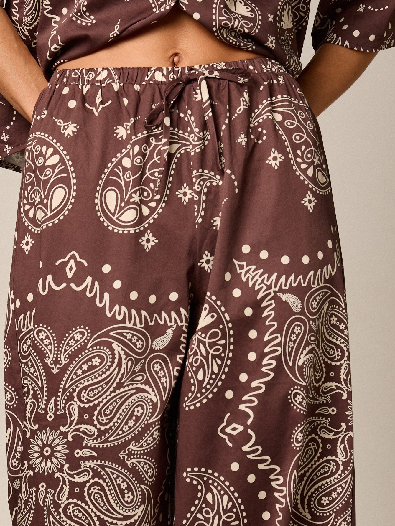 Pantalon large taille haute imprimé cachemire
