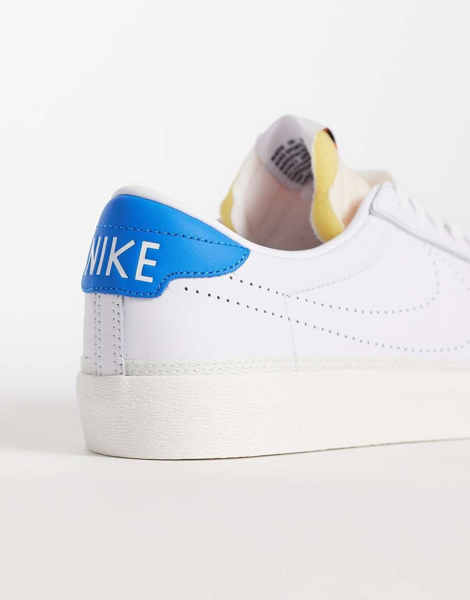 Tennis Classic AC trainers in white and blue