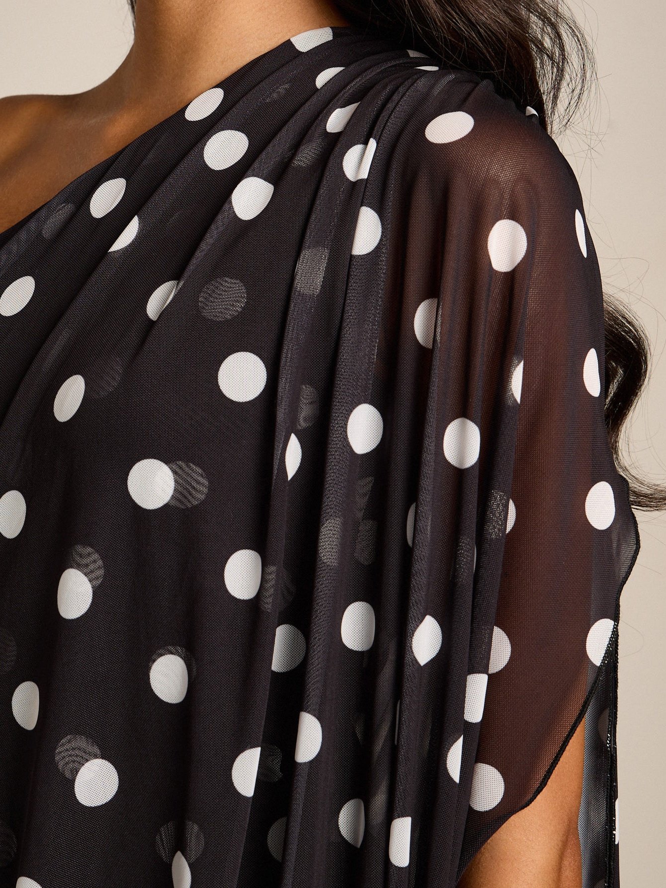 Robe 9sira drapée b pois w kmam bouffants