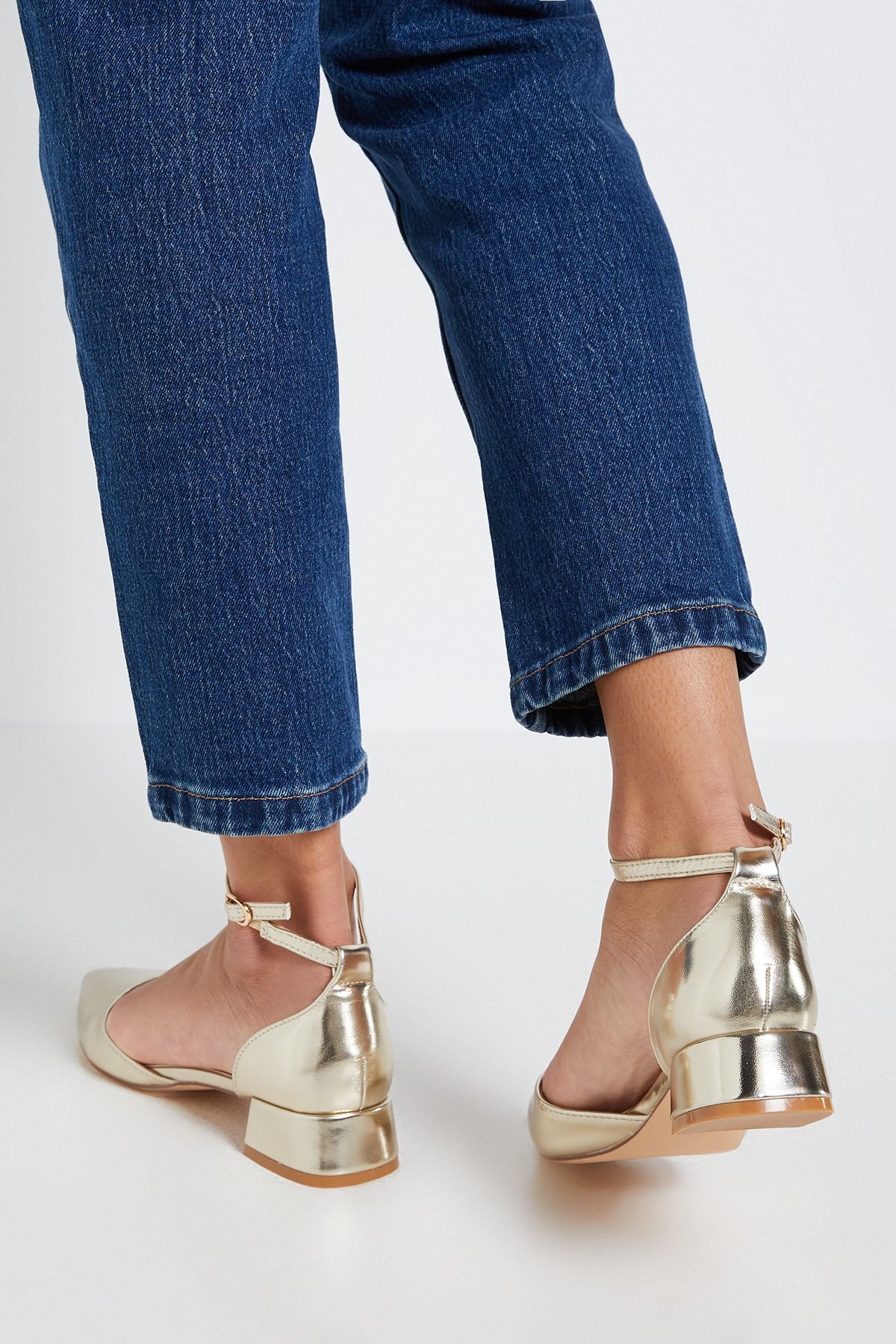 Pointed low block heel shoes - Gold
