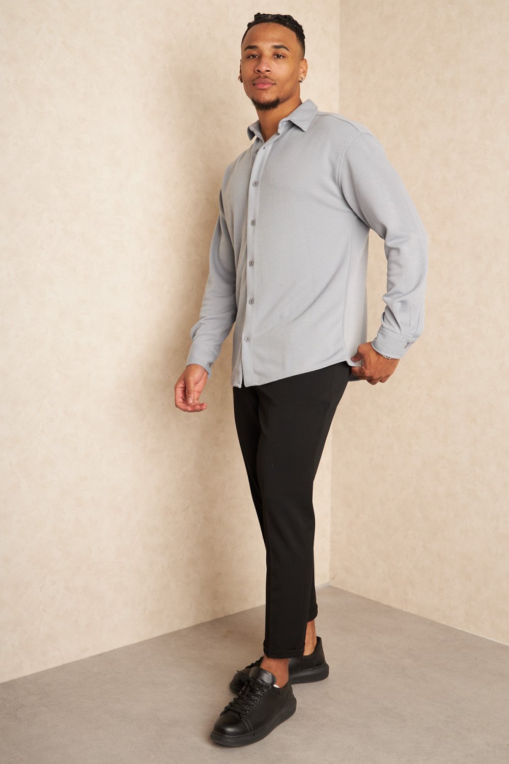 Chemise côtelée manches longues grise