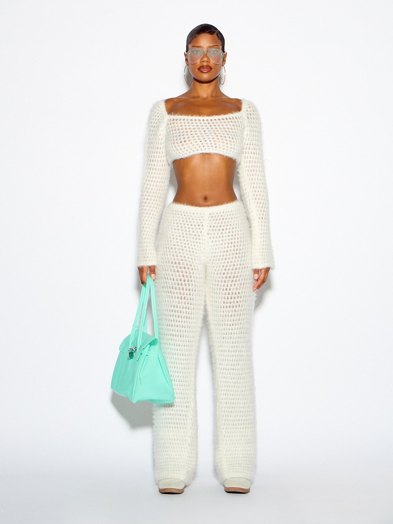 توب قصير كروشيه زغبي بياقة مربعة