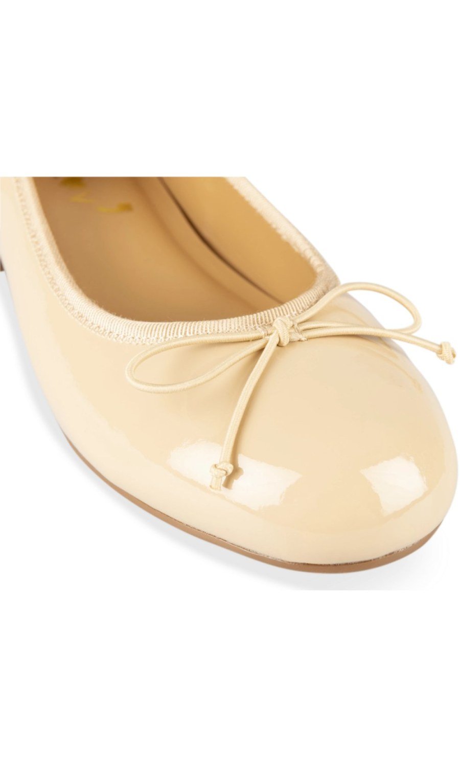 Beige patent-look block heel ballerinas
