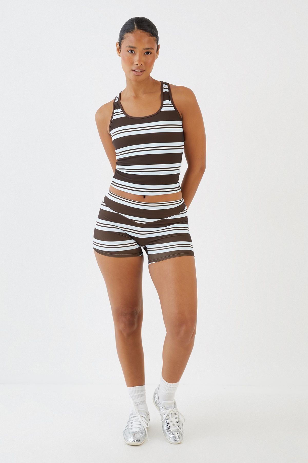 Short sport sculptant mkhatet