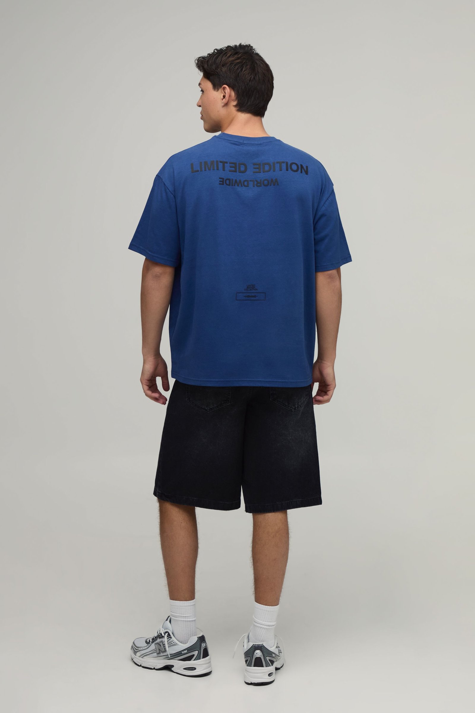 T-shirt oversize b texte en relief édition limitée
