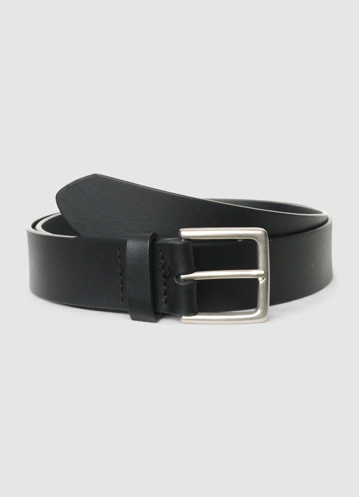Plain pin-buckle belt