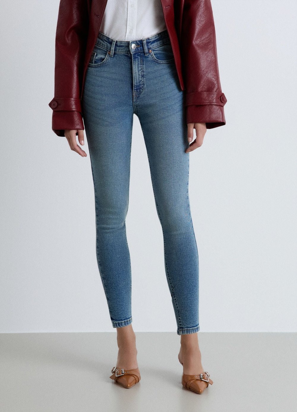 Five-pocket mid-rise skinny jeans