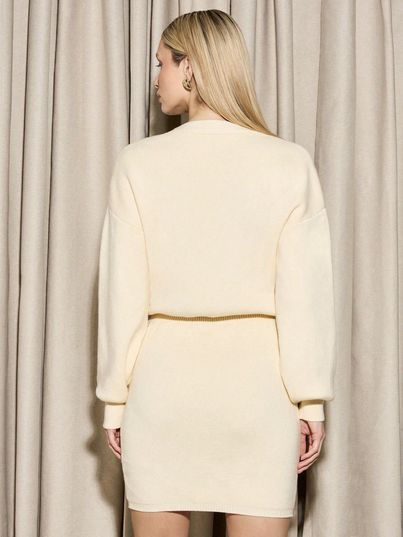 Robe-pull cardigan de luxe à boutons