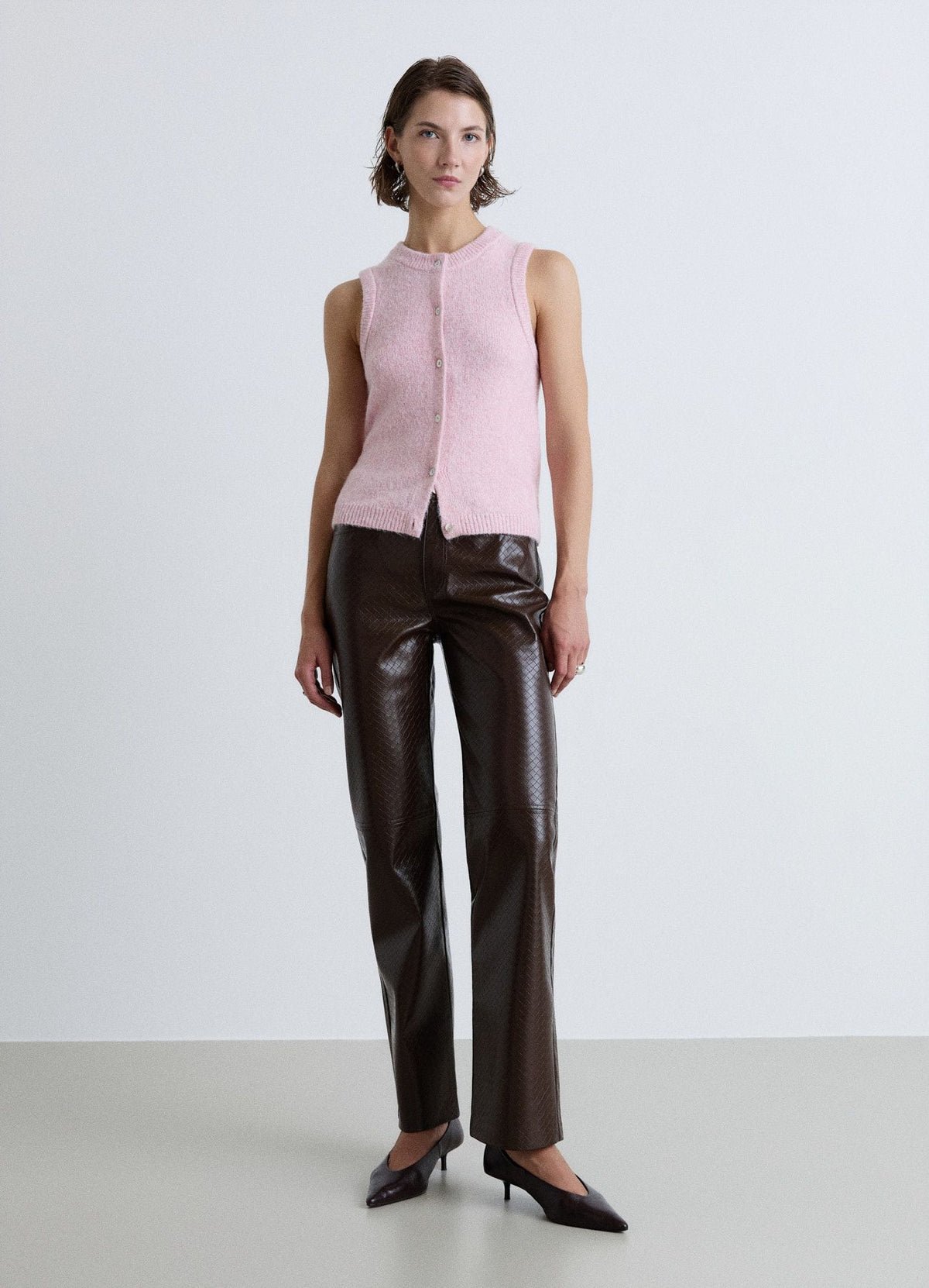 Sleeveless knit waistcoat
