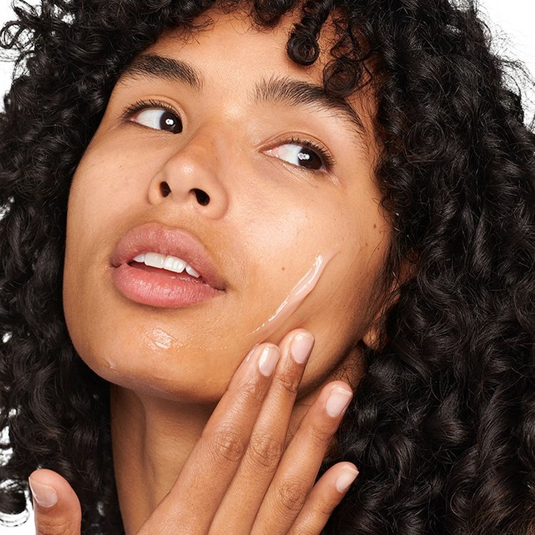 Moisture Surge™ - Soin Auto-Réhydratant 100H