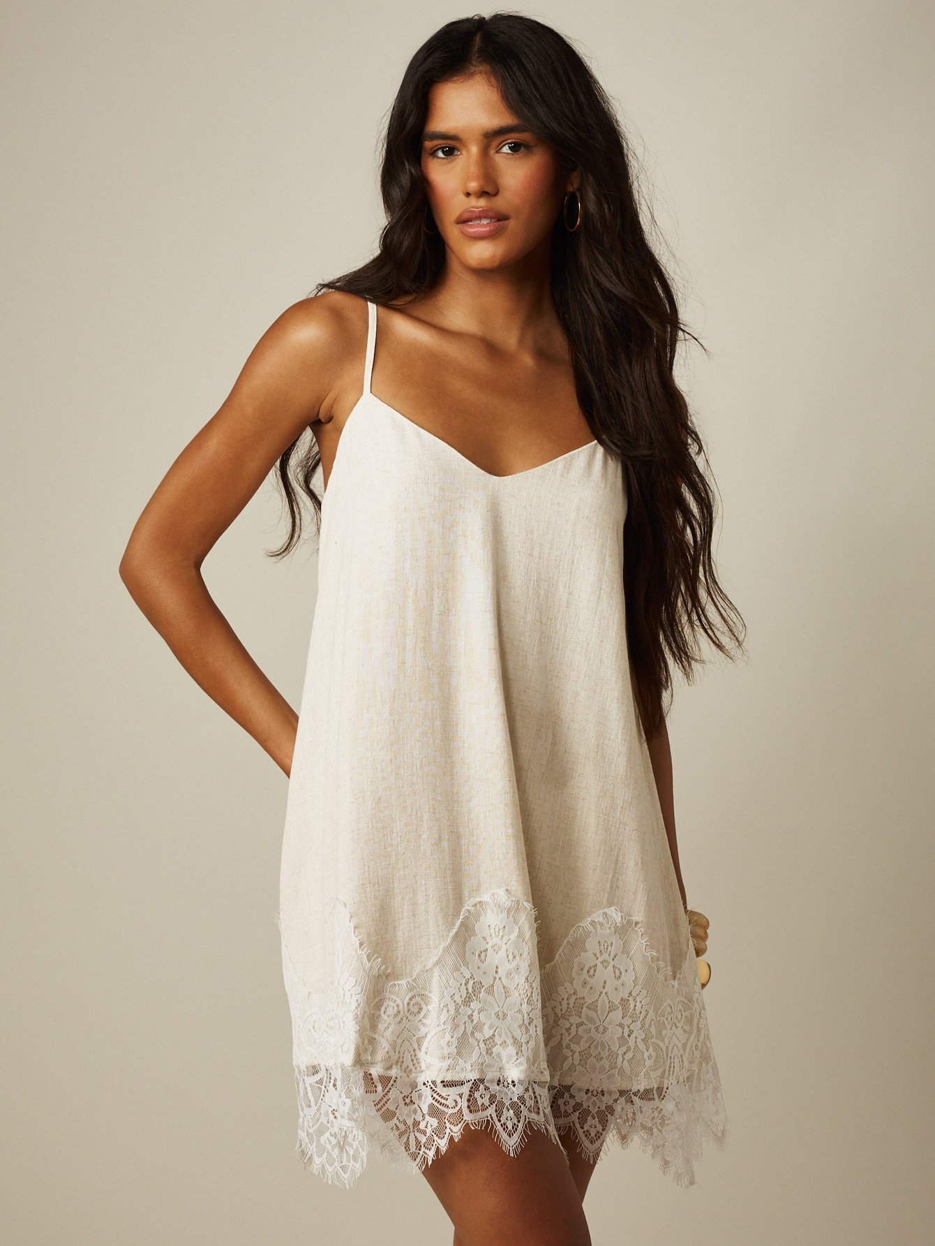 Robe Nuisette En Lin Avec Ourlet Bordé De Dentelle Florale