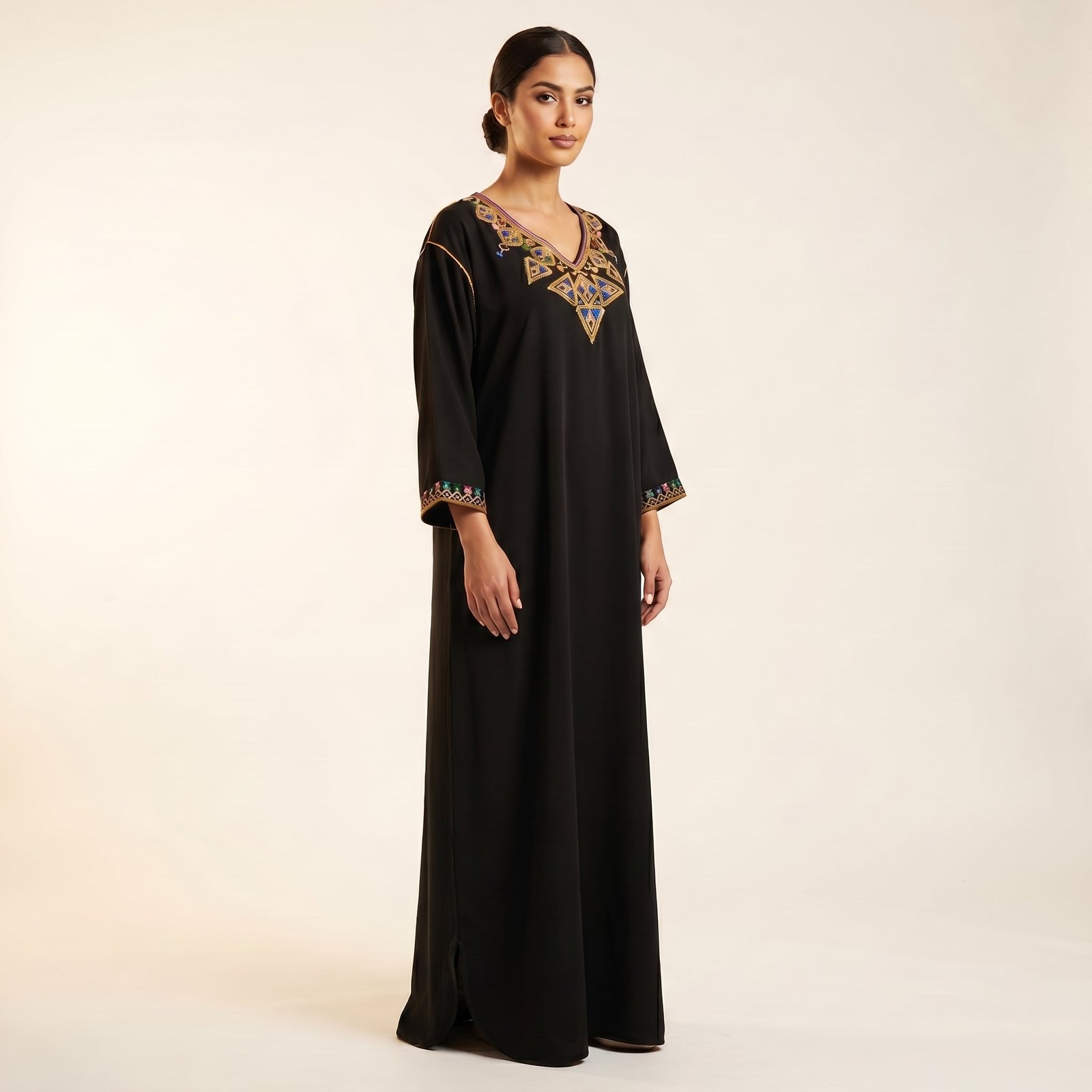 Gandoura noire broderies berbères dorées