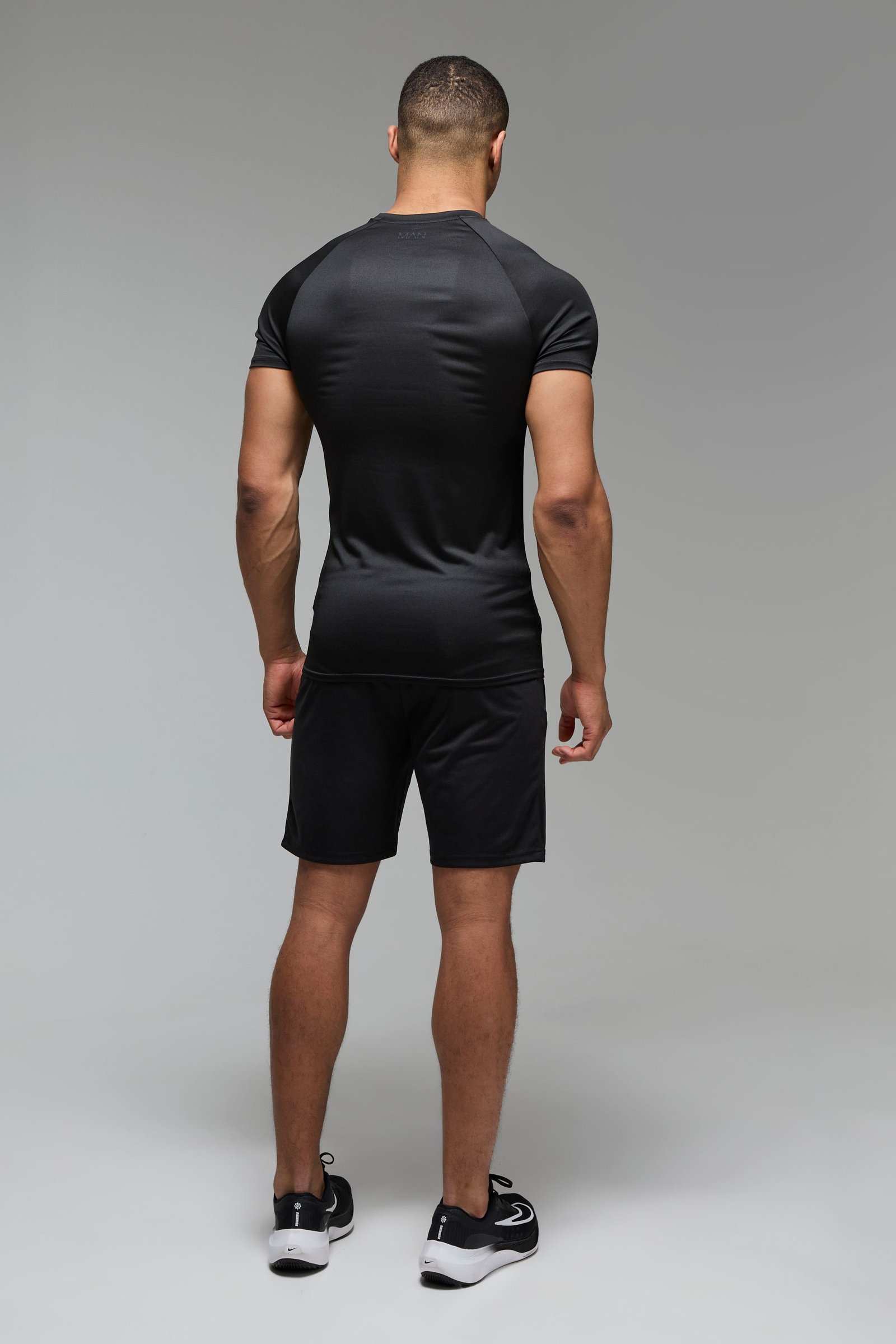 T-shirt d sport khfif b manches raglan Active