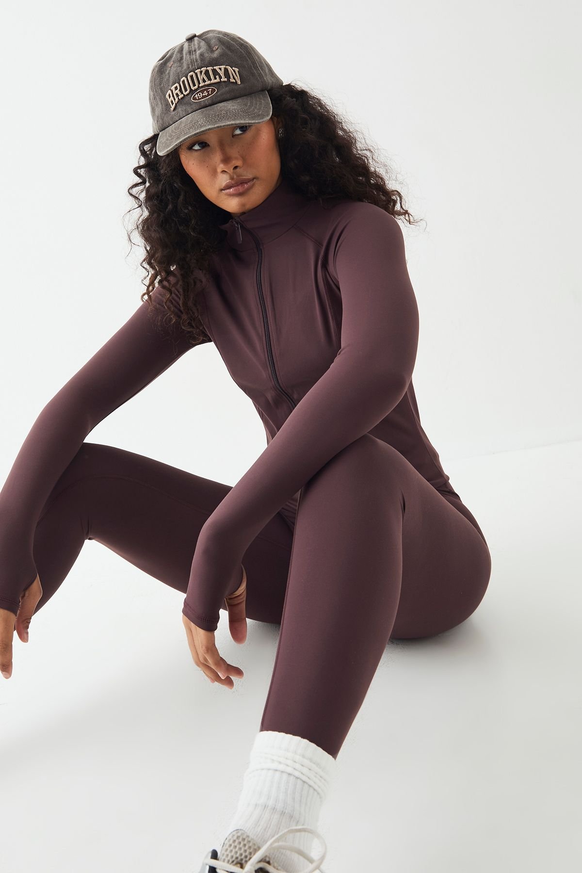 Sculpting zip-up sports jacket - Chocolate