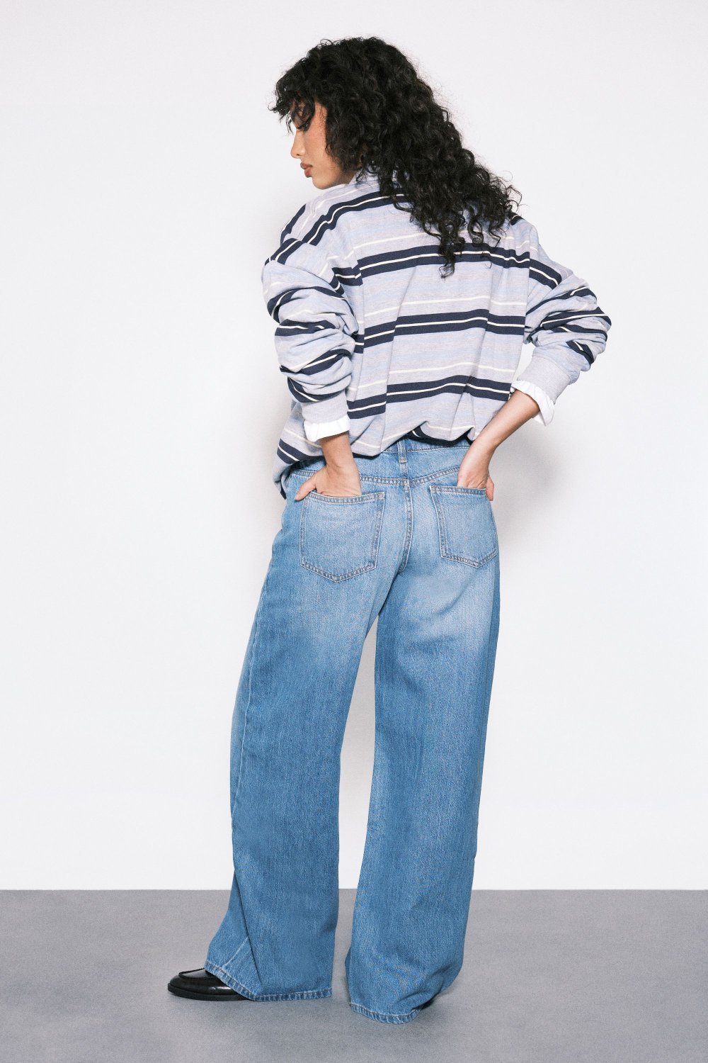 Mid-rise boyfriend jeans