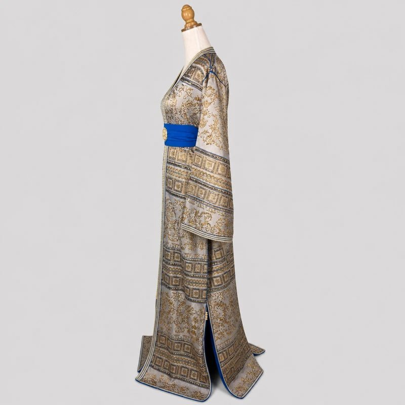 Caftan en brocart beige argenté et doré