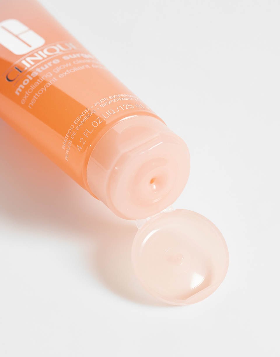 Moisture Surge - Exfoliating radiance cleanser