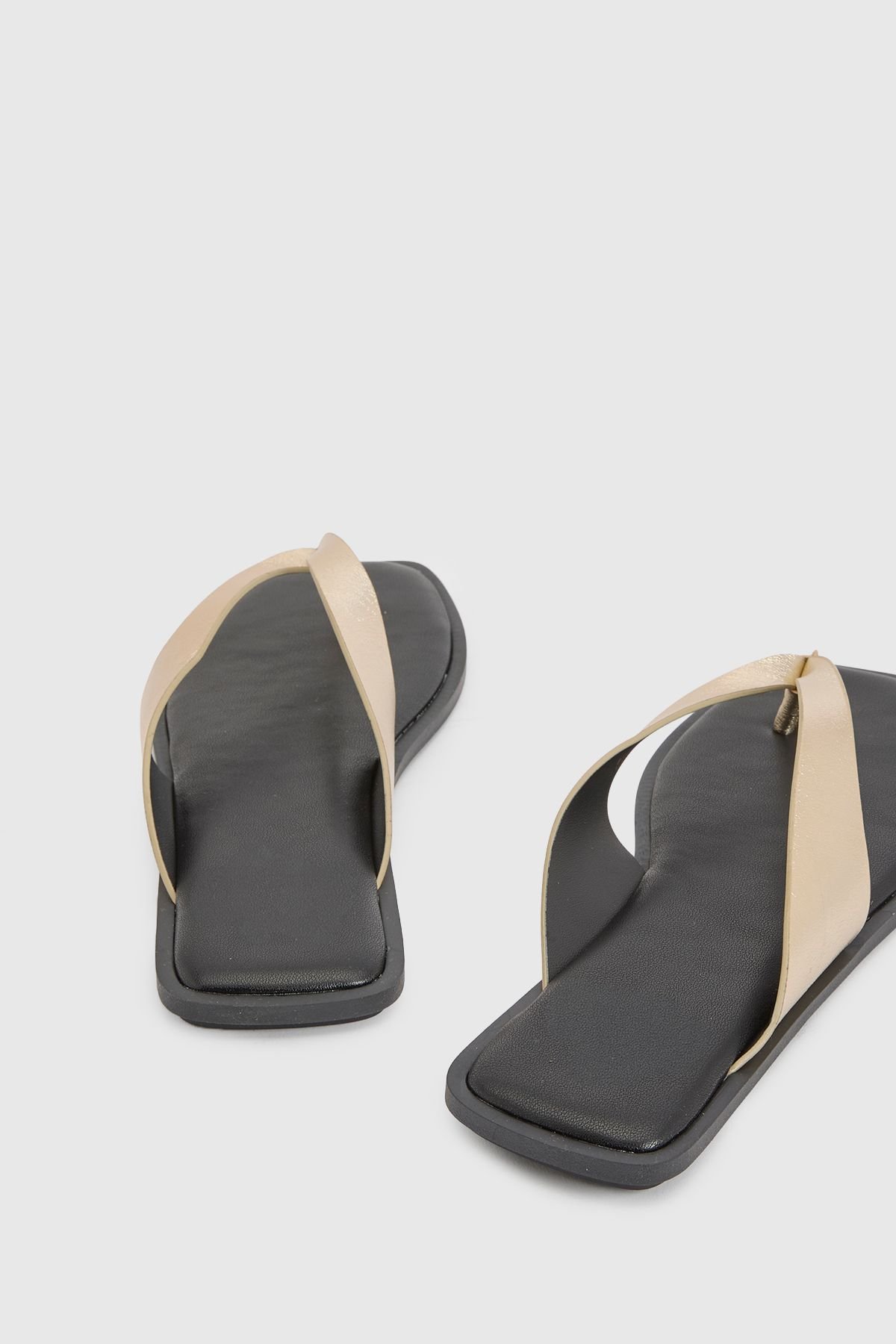 Metallic square-toe flip-flops