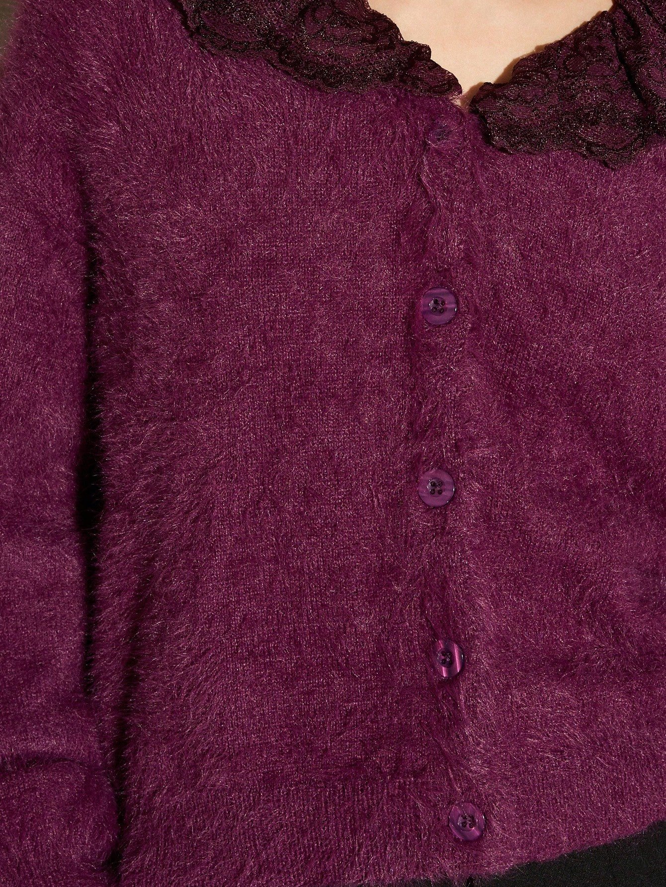Cardigan boutonné en tricot moelleux à col dentelle