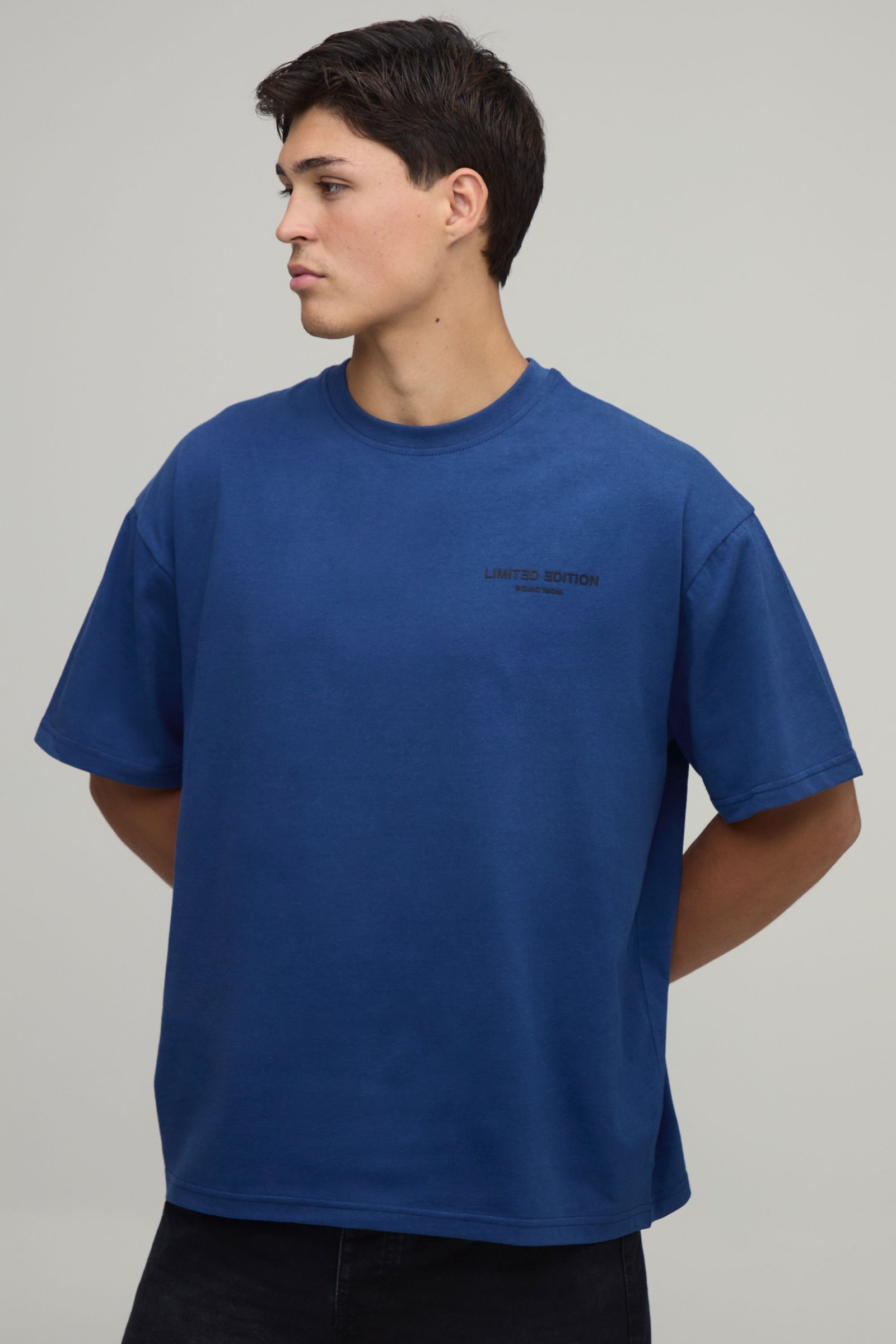 T-shirt oversize b texte en relief édition limitée