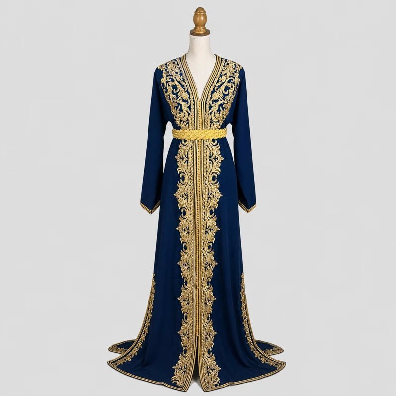Caftan en crêpe de soie bleu marine brodé doré