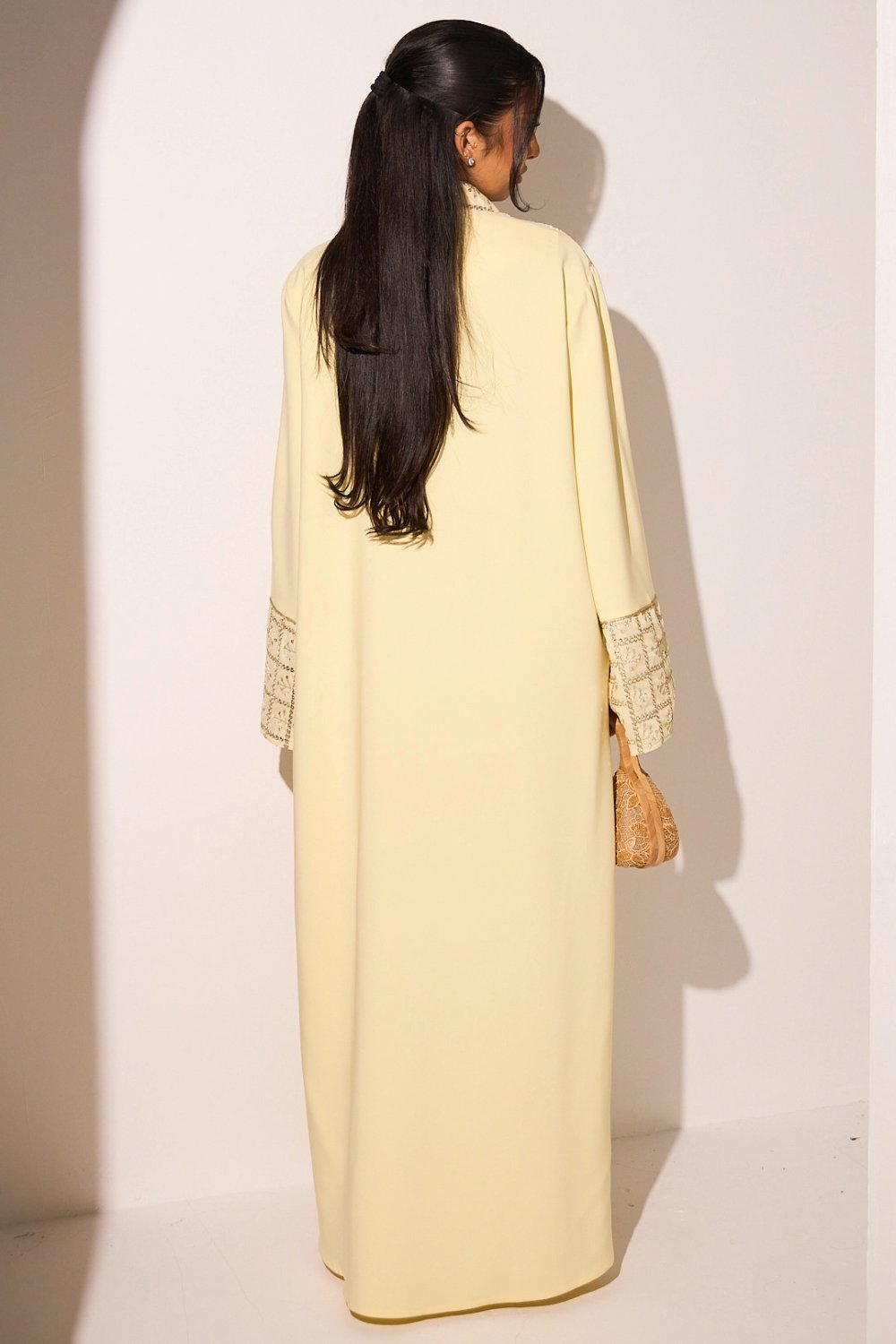Abaya à sequins col V à pompon jaune