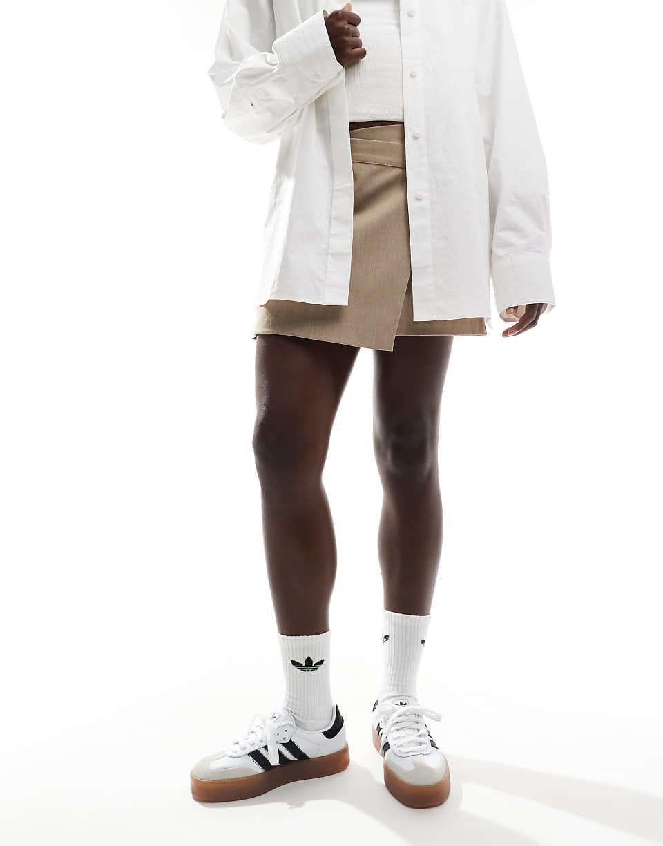 Sambae trainers in white