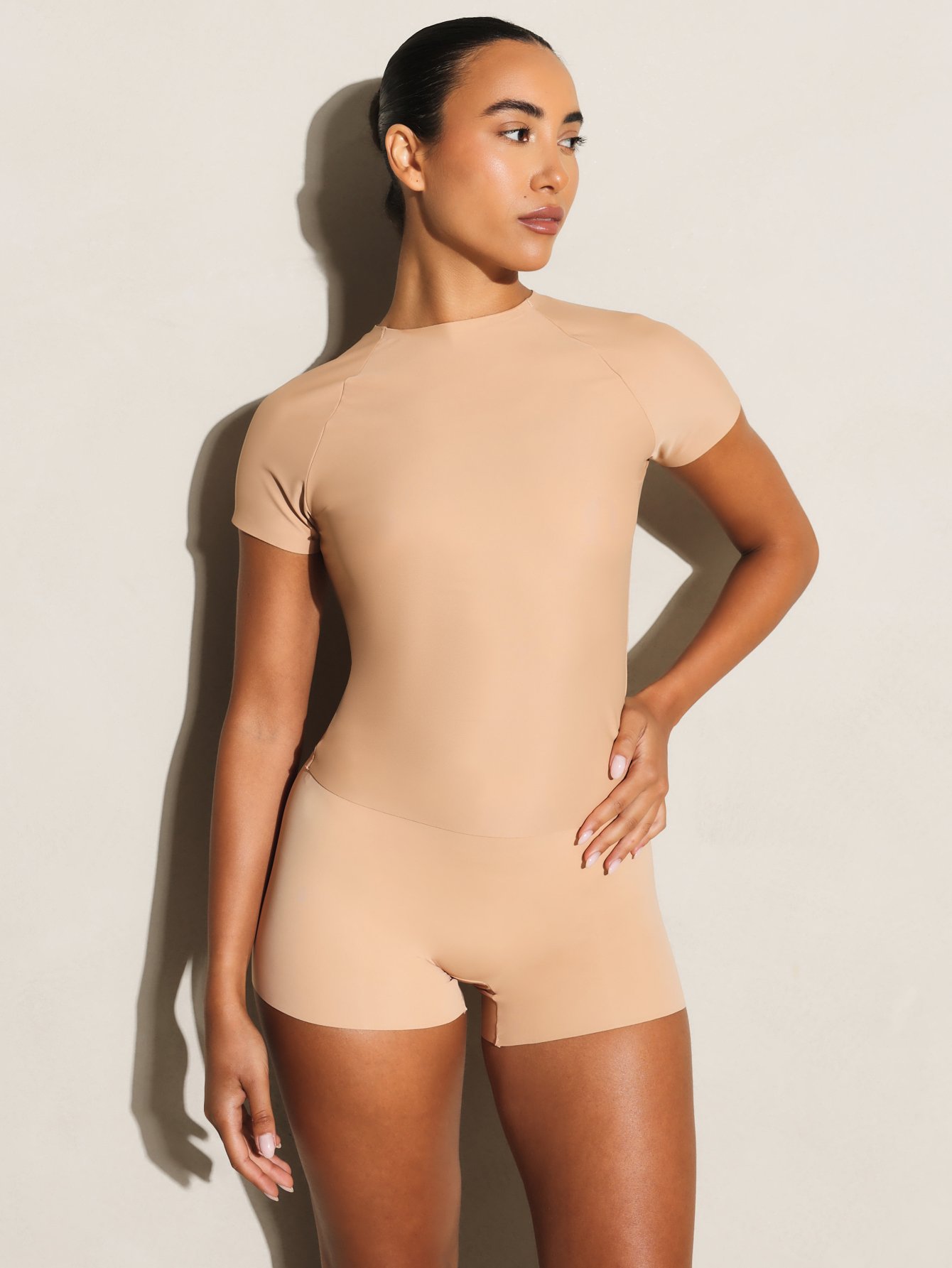 3-piece sports set with top and cycling shorts